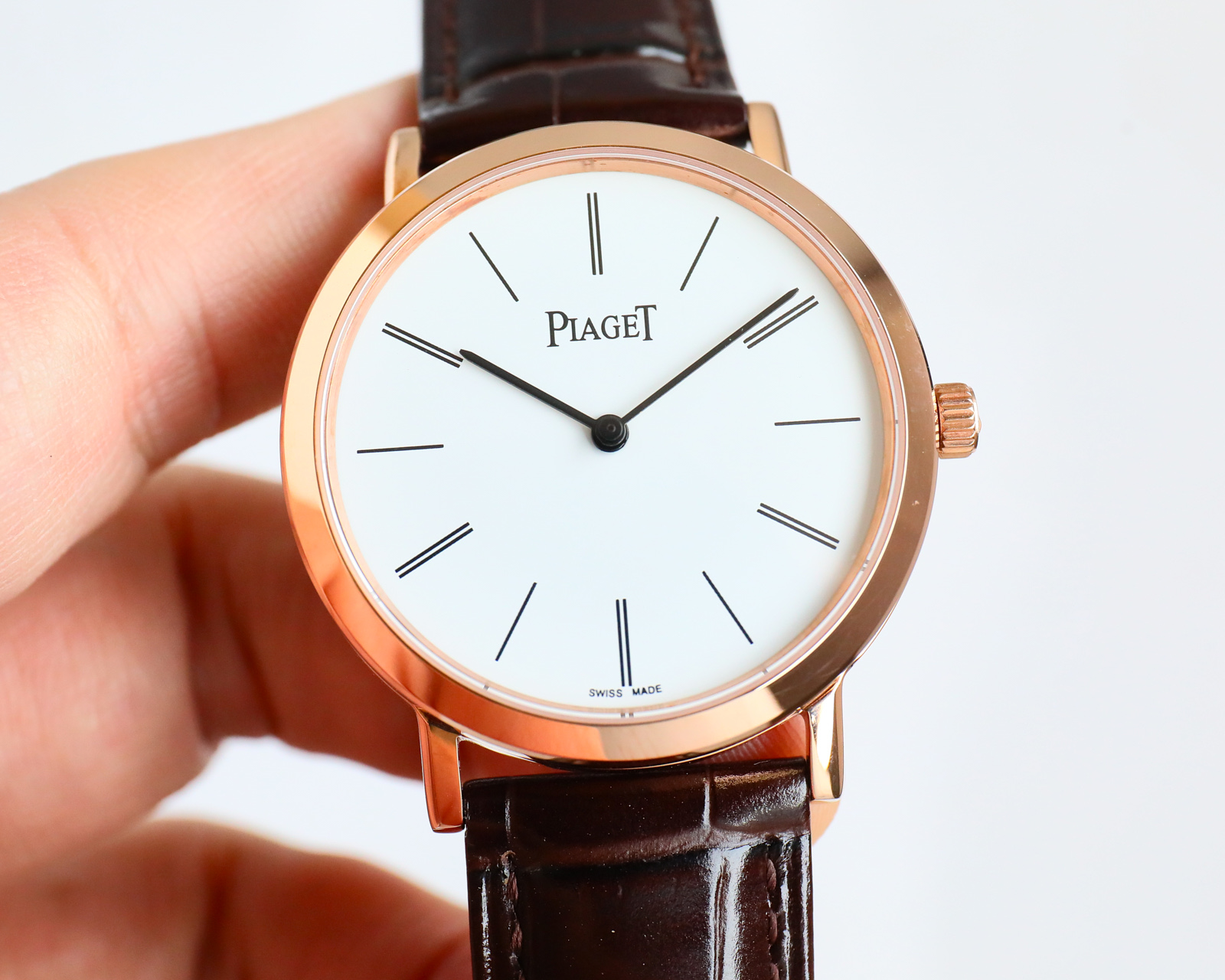 Piaget Altiplano silver case bezel, white dial, black leather strap 38mm Men's Mechanical