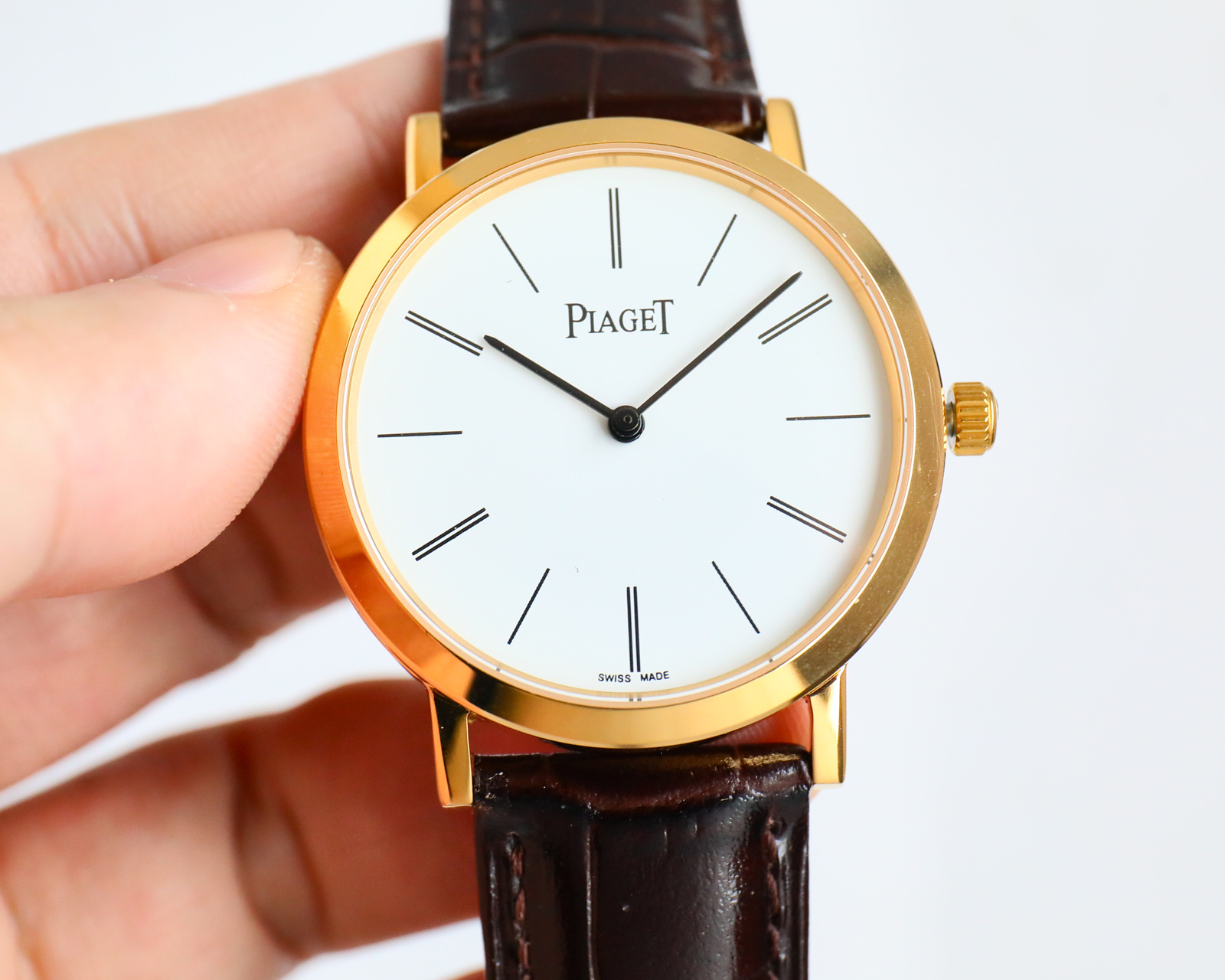 Piaget Altiplano silver case bezel, white dial, black leather strap 38mm Men's Mechanical