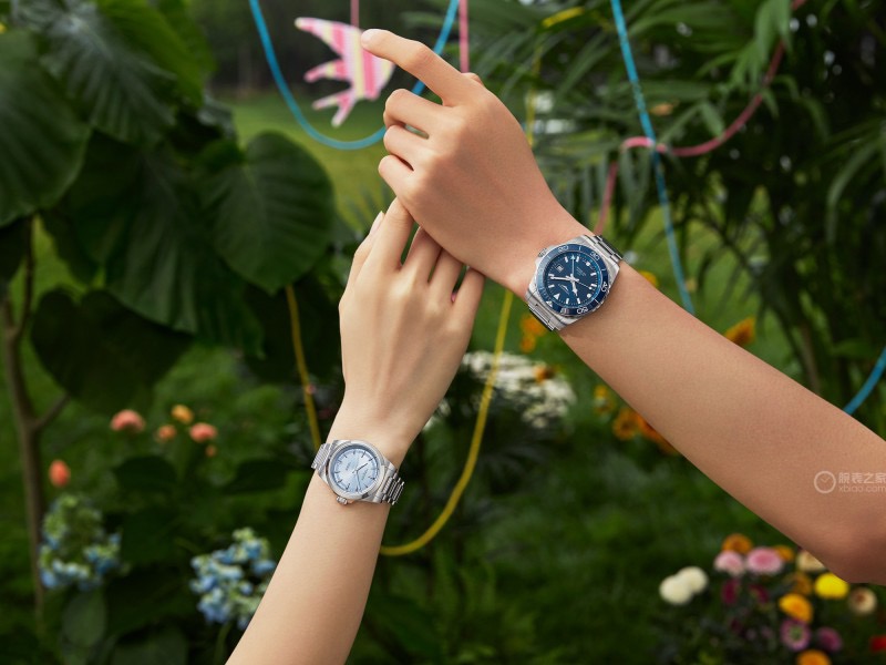 Longines Conquest L3.430.4.92.6 stainless steel case and bracelet, light blue dial 34mm Women's Automatic