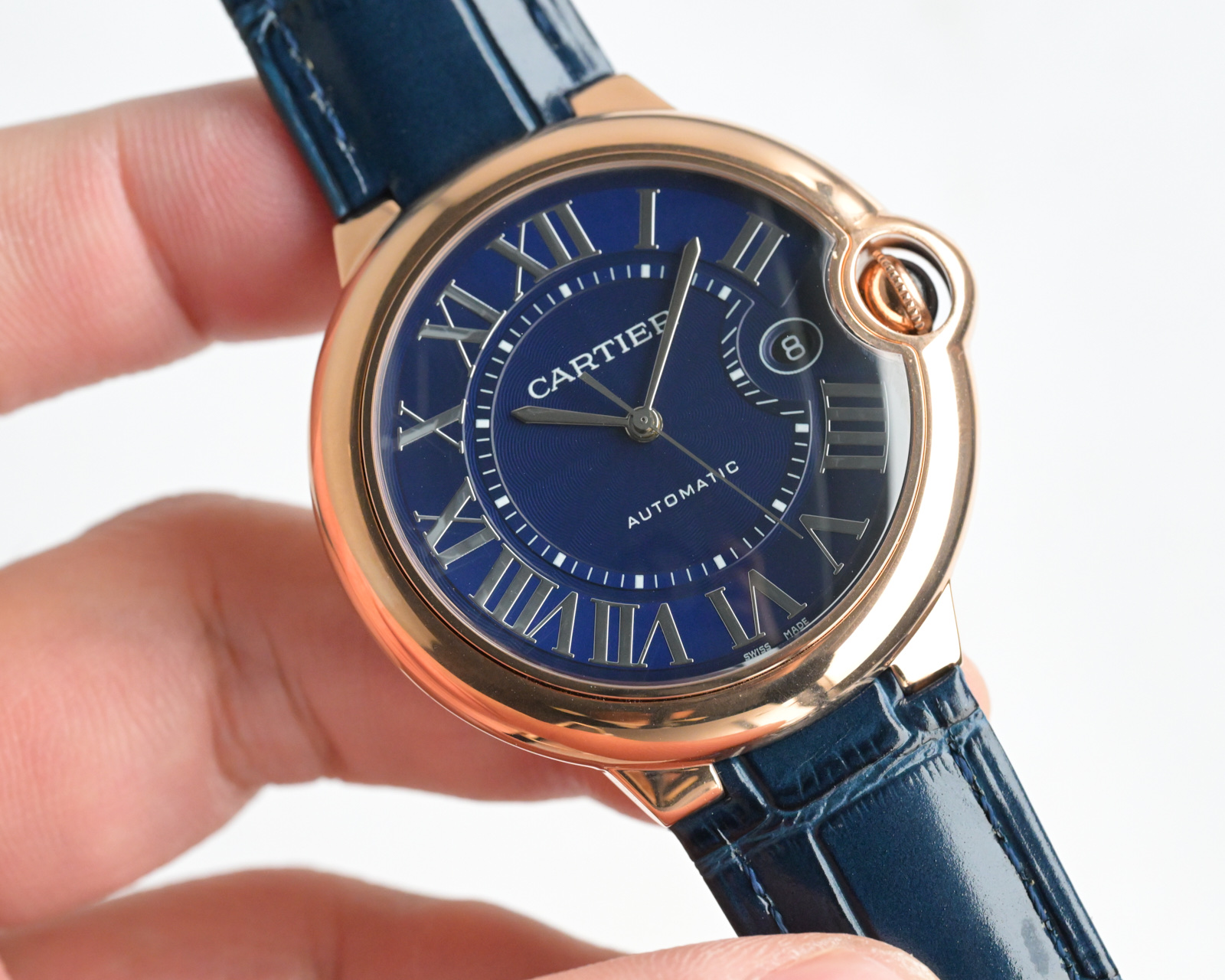 Cartier Watches Kajia 18k gold watch) Blue Balloon series men's model 42mm mechanical arrival, crocodile leather strap... — photo 4