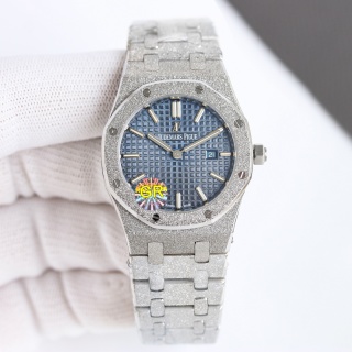 Audemars Piguet Royal Oak Quartz 67653BC.GG.1263BC.01 detail 2