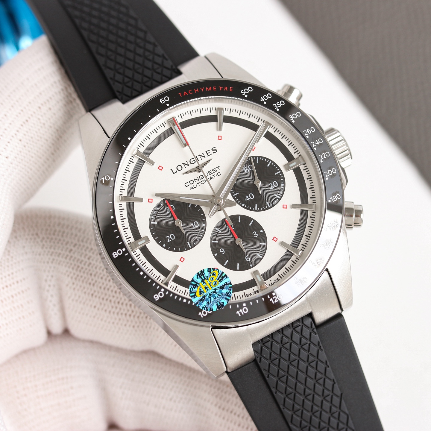 Longines Conquest silver case, black tachymeter bezel, silver dial, stainless steel bracelet 42mm Men's Automatic