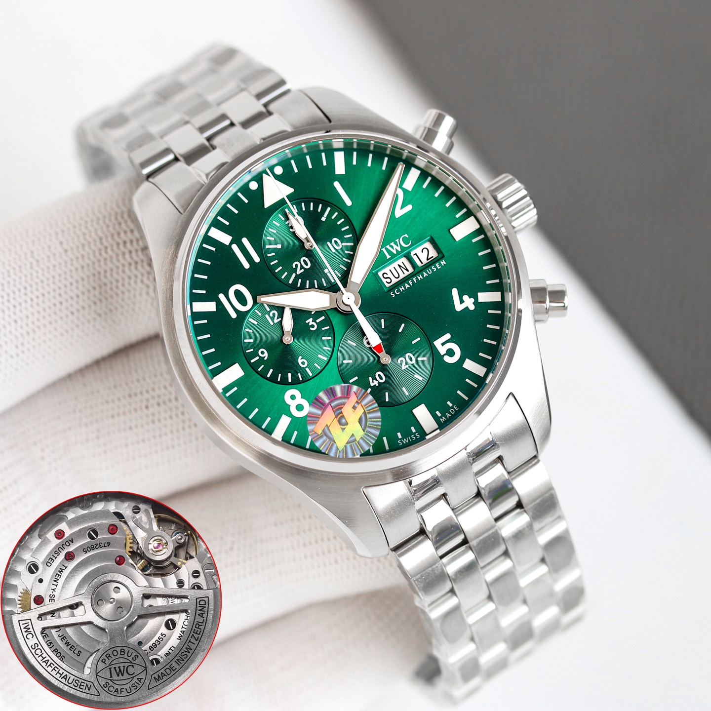 NO:764563,TW's new product IWC Pilot Series IW378003. 1. The watch is made of rose high-tech gold plating, with mature workmanship, clear and three-dimensional lines, harmonious color matching, and very versatile. 2. Compared with the previous pilot, the size of the new timepiece has been upgraded to 43m, which is more in line with the gold size of modern men's watches!  3. The dial design continues the classic cockpit dashboard style of the pilot. The combination of green and red gold gives the watch a new look and shows luxury. 4. The new transparent bottom design adopts the self-produced 69385 self-winding mechanical movement, which can provide 72 hours of power reserve for the watch after being fully wound. 5. The double-layer light blue anti-vertigo coating allows for clearer reading. It continues the classic appearance of the previous work, with a simple design and a precise core. 6. Original mold opening at no cost.  Paired with the counter's exclusive research and development of quick-release fluororubber, leather straps and steel strap options. Welcome to taste this masterpiece of TW's ingenuity!  ,,iwc,gold,gold plating19860909TW新品 IWC 万国飞行员系列IW378003. 1.腕表采用玫高科技镀金,做工成熟,线条清晰而富有立体感,颜色搭配和谐,非常百搭. 2.与之前的飞行员相比,新款时计尺寸升级到43m尺寸,更加符合现代男表的黄金尺寸！ 3.表盘设计延续飞行员经典的驾驶舱仪表盘风格 绿色与红金搭配使腕表焕然一新 尽显奢华 4.全新透底设计采用改自产69385型自动上链机械机芯,上满链后能为腕表提供72小时动力储存. 5.双层浅蓝色防眩晕镀膜更能清楚的读时,延续的前作的经典外观,设计至简 内核精密 6.不惜成本原装开模 搭配专柜独家研发快拆氟橡胶和真皮表带和钢带选择. TW匠心巨作 欢迎品鉴！,,iwc,gold,gold plating,Watch