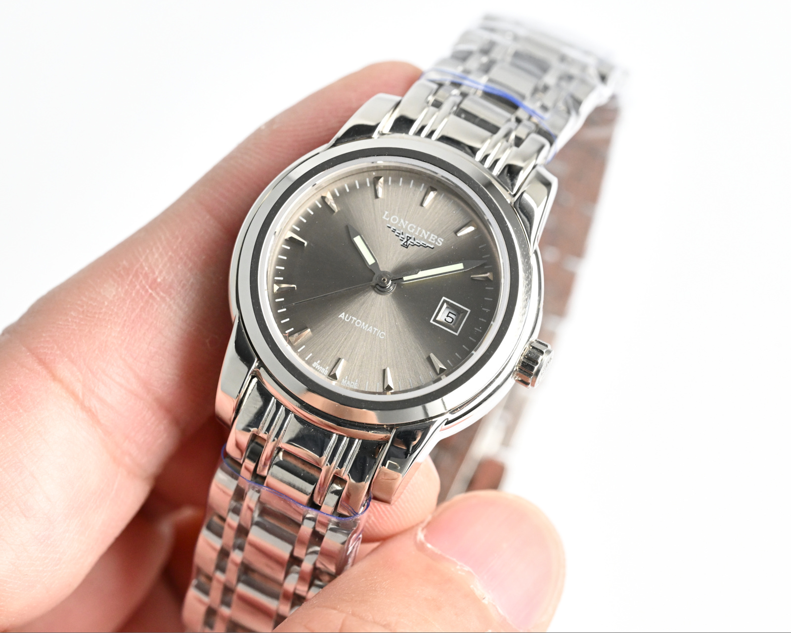 Longines L4.263.3 silver case and bracelet, black dial, silver bezel 26mm Women's Automatic