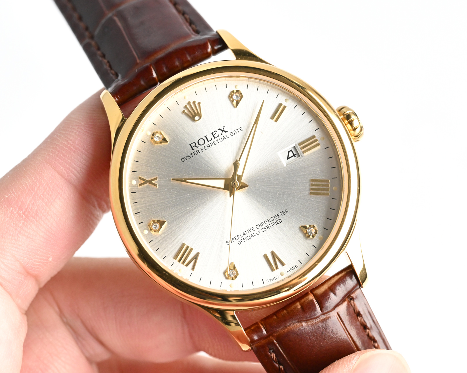 NO:394430,TW Produced by TW White Shell Gold Shell TW Factory New Rolex ROLEX RB7 Business Watch is on the market!  Simple and elegant, business choice!  The watch is equipped with an original imported ultra-thin movement, with a frequency of 28,800 times per hour, stable performance and zero rework!  The case uses 316 stainless steel, sapphire glass mirror, and super luminous light!  Paired with an Italian leather strap, a unique pumpkin handle, 40 mm in diameter, super waterproof, simple and atmospheric, high-end quality, suitable for all kinds of business occasions, the best luxury recommendation for gifts, please be sure to identify TW exclusive quality,,rolex19860909TW 出品 白壳 金壳  TW Factory 新款 劳力士 ROLEX RB7 商务腕表火爆上市！简雅大方,商务优选！该表搭载原装进口 超薄机芯,每小时振频28800次,性能稳定,零返修！表壳 釆用316 精钢,蓝宝石玻璃镜面,超强夜光灯！搭配意大利真皮表带,独特的南瓜把的,直径40 mm,超强防水,简洁大气,高端品质,适合各种商务场合,送礼首选送礼最佳奢华推荐请认准TW独家品质,,rolex,Watch