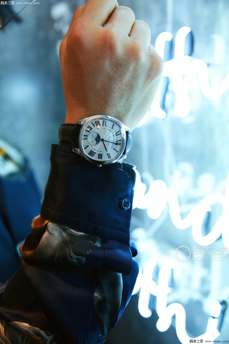 Cartier Drive de Cartier Moon Phases WSNM0017 stainless steel case, silver dial, black leather strap 40mm Men's Automatic
