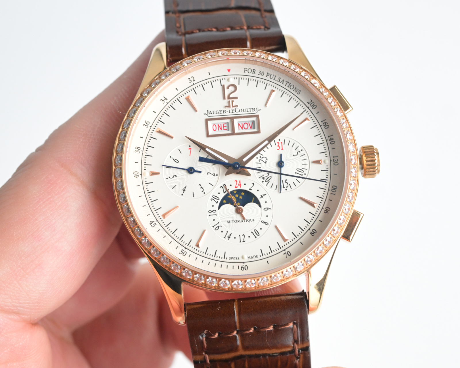 Jaeger-LeCoultre Master Calendar Chronograph 4132420 rose gold diamond-set bezel black dial black leather strap 40mm Men's Automatic