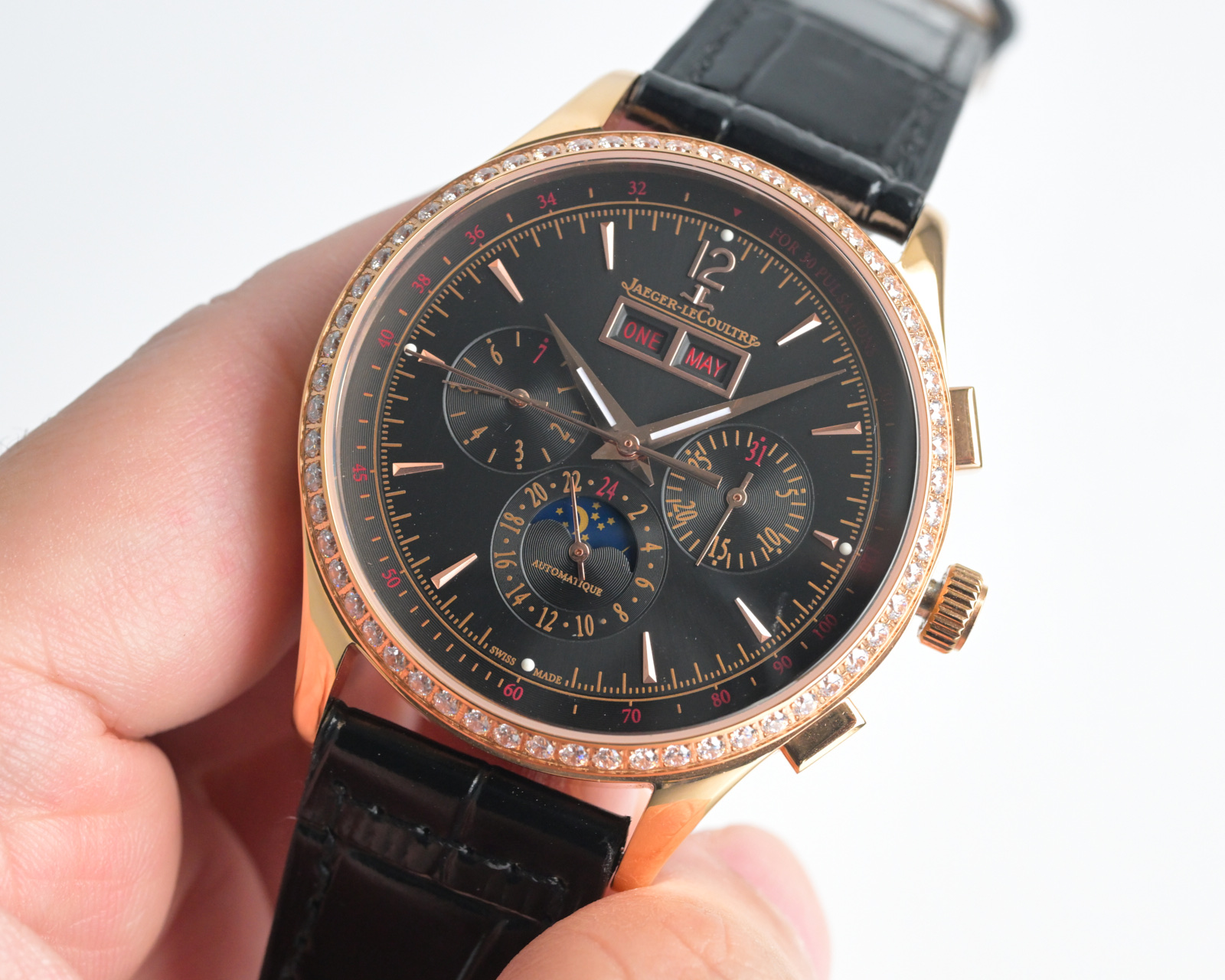 Jaeger-LeCoultre Master Calendar Chronograph 4132420 rose gold diamond-set bezel black dial black leather strap 40mm Men's Automatic