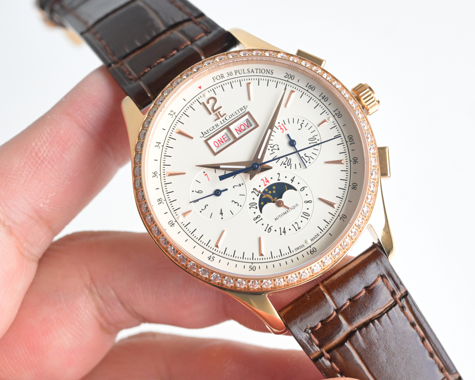 Jaeger-LeCoultre Master Calendar Chronograph 4132420 rose gold diamond-set bezel black dial black leather strap 40mm Men's Automatic