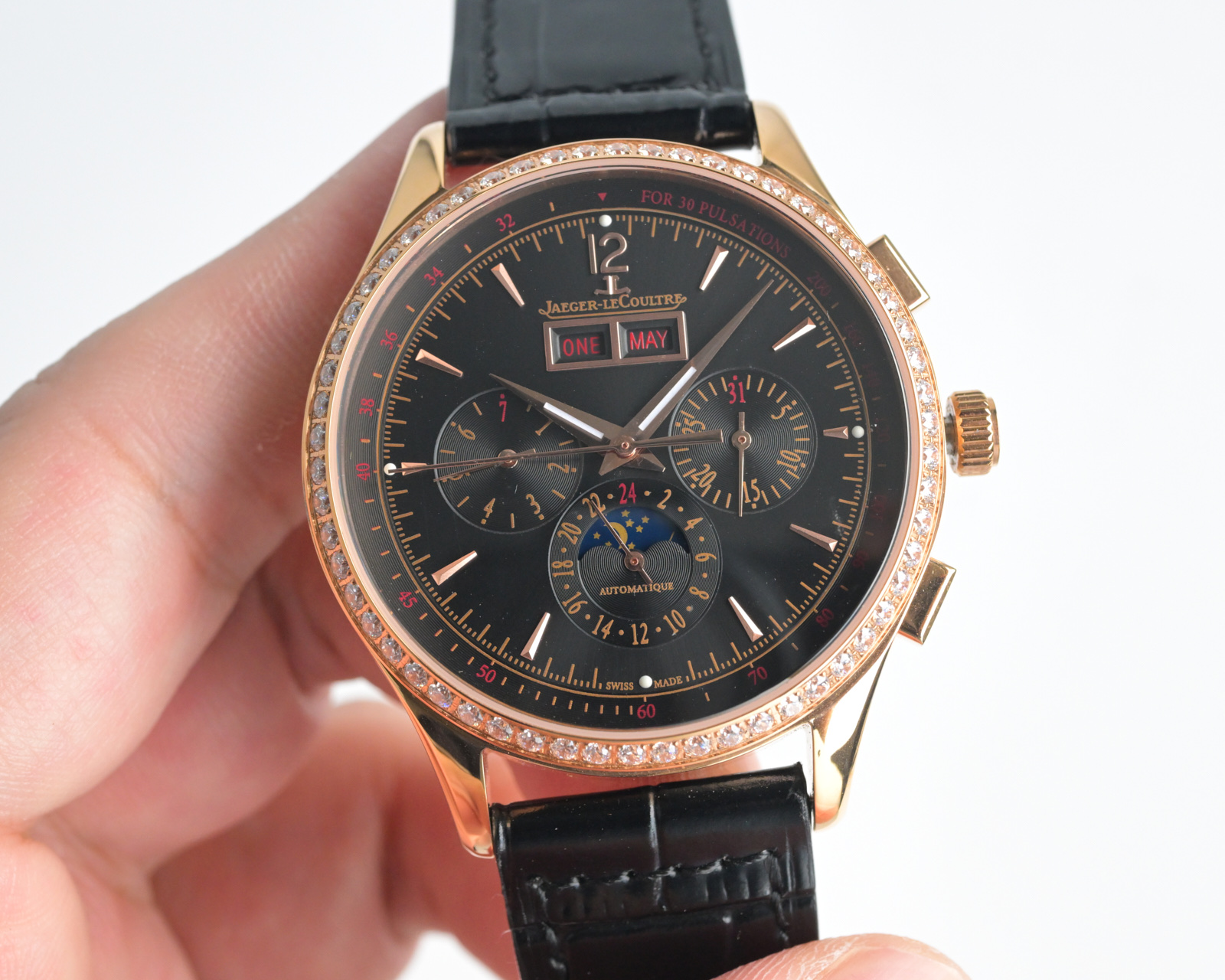 Jaeger-LeCoultre Master Calendar Chronograph 4132420 rose gold diamond-set bezel black dial black leather strap 40mm Men's Automatic