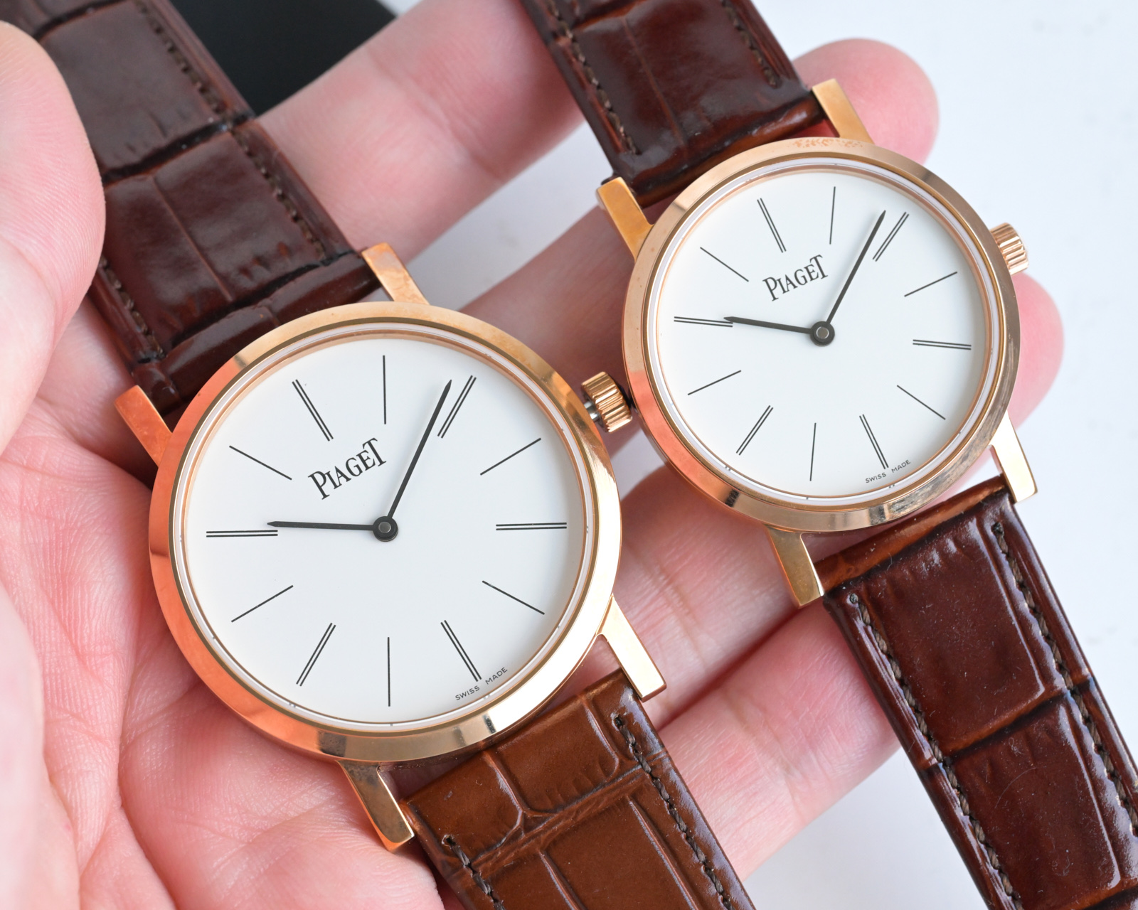 Piaget Altiplano silver case, white dial, black leather strap 40mm Men's Quartz