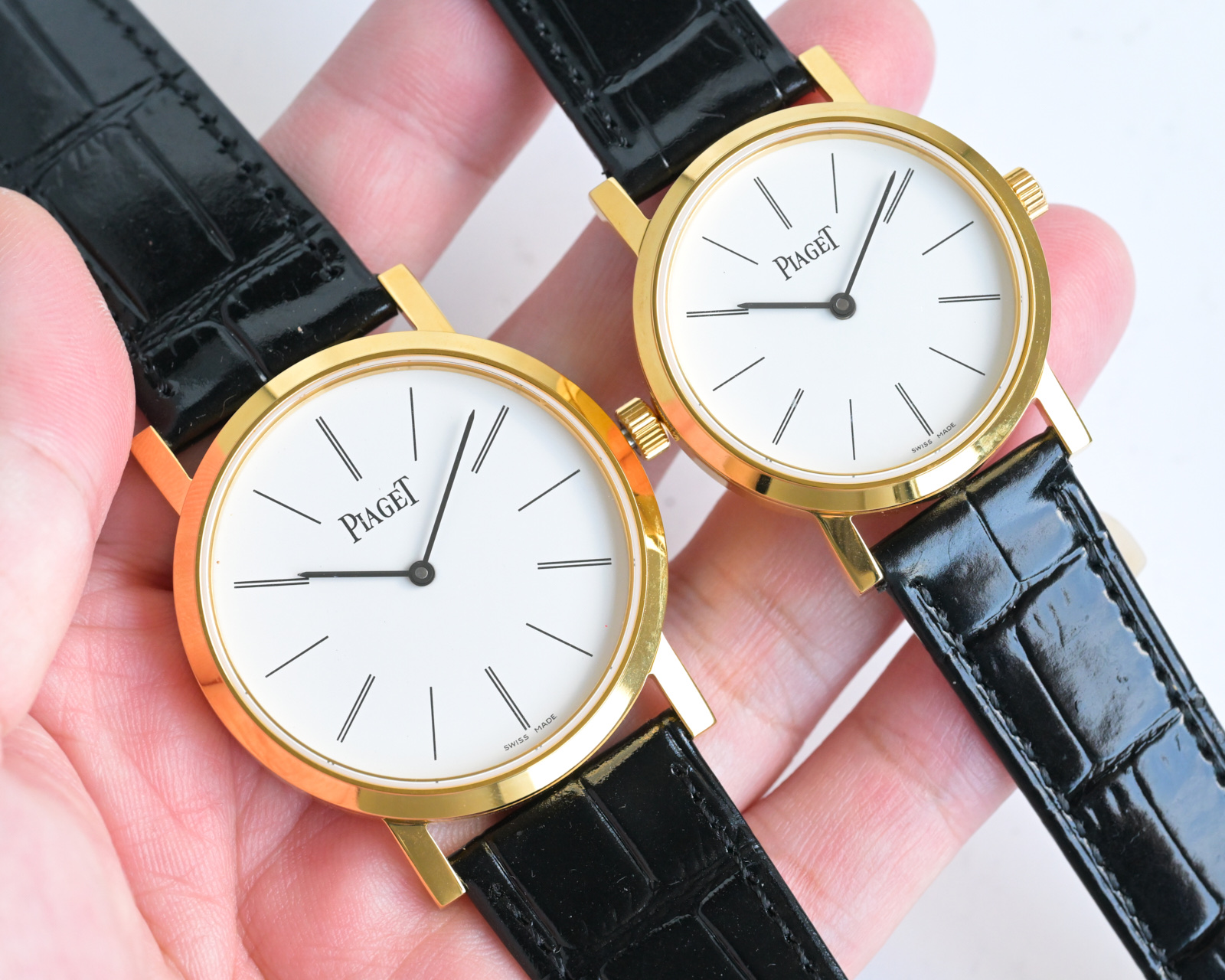 Piaget Altiplano silver case, white dial, black leather strap 40mm Men's Quartz