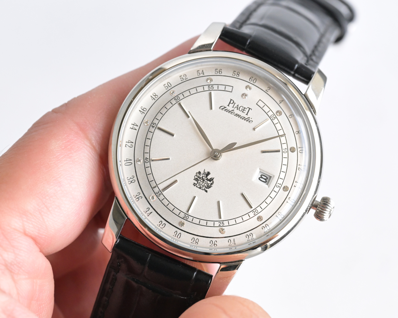 Piaget Altiplano Date silver-tone case bezel and dial, black leather strap 40mm Men's Automatic
