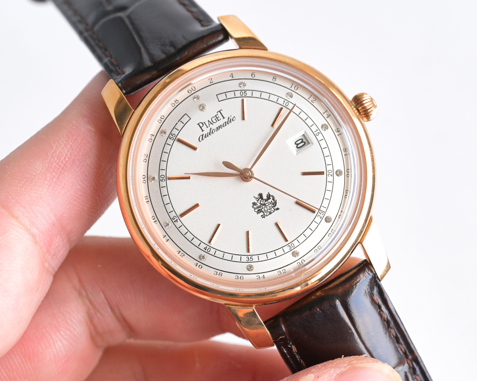 Piaget Altiplano Date silver-tone case bezel and dial, black leather strap 40mm Men's Automatic