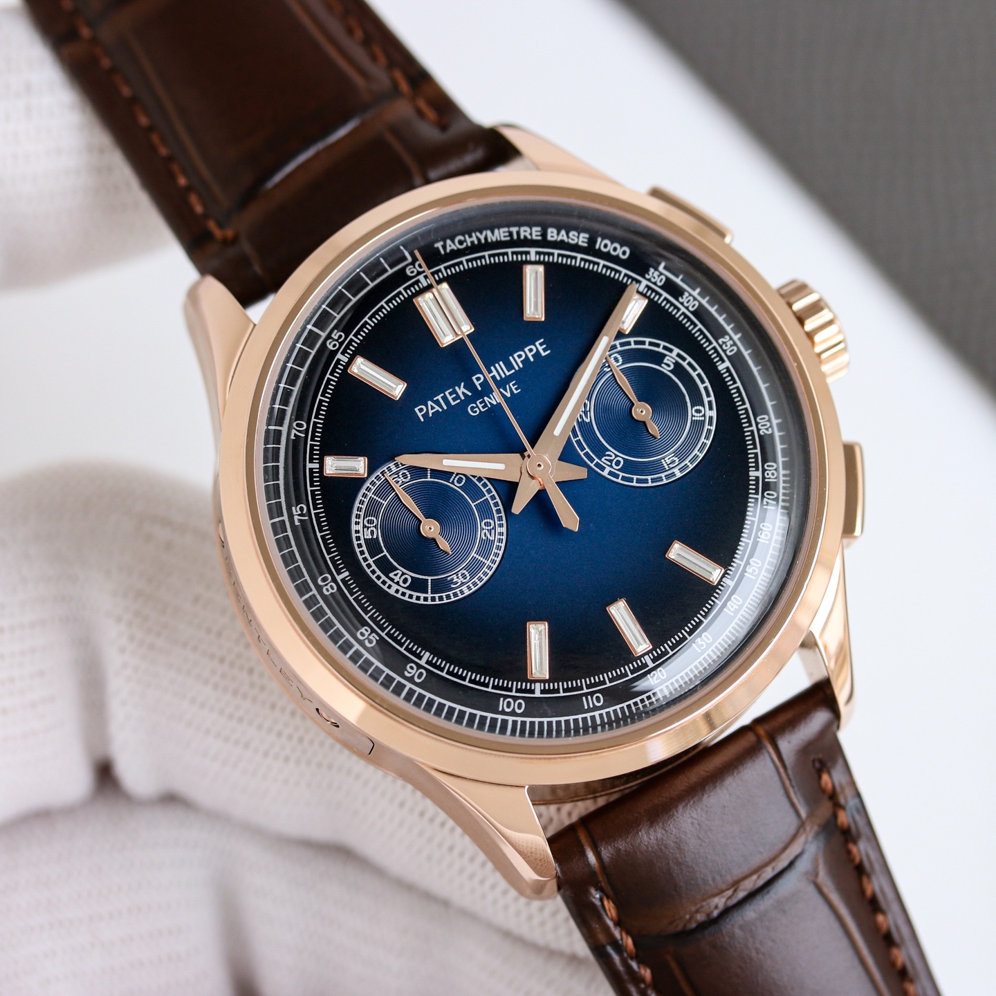 NO:822363,Produced by GS, white case and gold case, GS Factory [Patek Philippe] PP BJ1 complication chronograph series 5170G-001 series 1 launches a new model equipped with [Roman dial], which injects a retro temperament into the watch and is favored by high-quality mechanical timepiece enthusiasts.  2. Charcoal gray gold three-dimensional blocks covered with fluorescent coating, tachymeter scale. 316 fine steel material. The unique design of the three-layer lugs brings a completely different visual enjoyment. From the side, the connection between the lugs and the case can be seen naturally and smoothly. The lugs show an elegant arc and are ergonomically set. Sapphire glass, waterproof coefficient 30 meters, diameter 42 mm, equipped with chronograph movement, accurate travel time. 3. Imported Italian calfskin, original imported folding clasp, perfect, welcome to reprint.  GS出品,必属精品,你值得拥有！  Luxurious and exquisite recommended men's multi-functional mechanical watch. The best luxury recommendation for gift giving, please look for GS exclusive quality, patek philippe, cowhide19860909GS 出品 白壳 金壳  GS Factory【百达翡丽】PP BJ1 复杂功能计时系列5170G-001系列 1推出配备【罗马条盯表盘】的全新表款,为腕表注入复古气质,备受高品质机械时针爱好者青睐. 2覆荧光涂层的炭灰色金质立体字块,准距仪刻度.316精刚材质,三层表耳的设计独特个性,带来完全不一样的视觉享受,从侧面可见表耳和表壳连接自然流畅,表耳呈现出优雅的弧度,符合人体工程学设定,蓝宝石玻璃,防水系数30米,直径42毫米,搭载计时机芯,走时精准. 3进口意大利小牛皮,原装进口折叠式表扣,堪称完美,欢迎转载. GS出品,必属精品,你值得拥有！奢华精致推荐男士多功能机械腕表 送礼最佳奢华推荐请认准GS独家品质,,patek philippe,cowhide,Watch