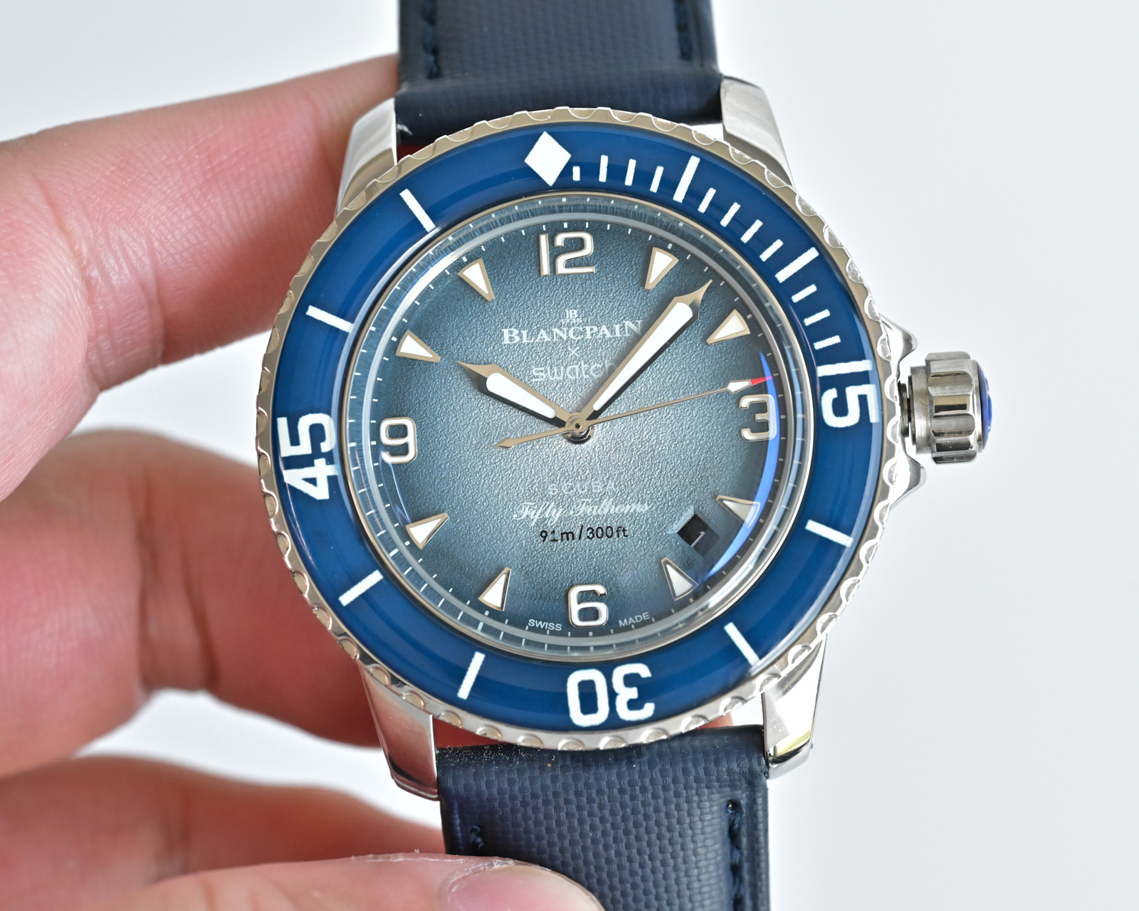 NO:725970,Flat price Blancpain Fifty Fathoms series watch, 2025 model [Case] Watch size 45mm 316 stainless steel metal case with sapphire ring mirror (synchronized authentic) The ultra-thin case adopts CNC finely carved coin outer line process, and the elegant lugs are comfortable and close to the hand 2: The customary cultural spirit of craftsmanship and excellence, sincerely restoring the authentic style 3: [Movement] 9015 movement, accurate travel time, 4: [Strap] is made of imported American cowhide, which is soft and breathable. 5: [Pointer] The pointer continues the refined craftsmanship, the grade is improved again, and the cost is doubled. 6: [Literal] The blue Geneva dial is made of large open fire and fired at low temperature. It will never change color and is Swiss retro super luminous. The finished product is available in {Dense bottom} and {Transparent bottom} to choose from. Craftsmanship and focus on quality! ,,cowhide19860909统一价 宝珀五十寻系列腕表, 2025款［表壳〗腕表尺寸45mm316精钢金属表壳与蓝宝石圈口镜面搭配（同步正品）超薄的表壳采用CNC精雕硬币外边线条流程,优雅的表耳舒适贴手 2:惯例精益求精的匠心文化精神,诚心诚意还原正品风貌 3:〖机芯〗9015机芯,走时精准, 4:〖表带〗采用进口美洲牛皮,质地柔软,佩戴透气 5:〖指针〗指针延续精制工艺,品级再次提高,成本倍增 6:【字面】蓝色日內瓦玟表盘采用大明火低温烧制的而成,永久不变色,瑞士复古超级夜光,成品有｛密底｝｛透底｝供选择 匠心精神 专注品质！,,cowhide,Watch