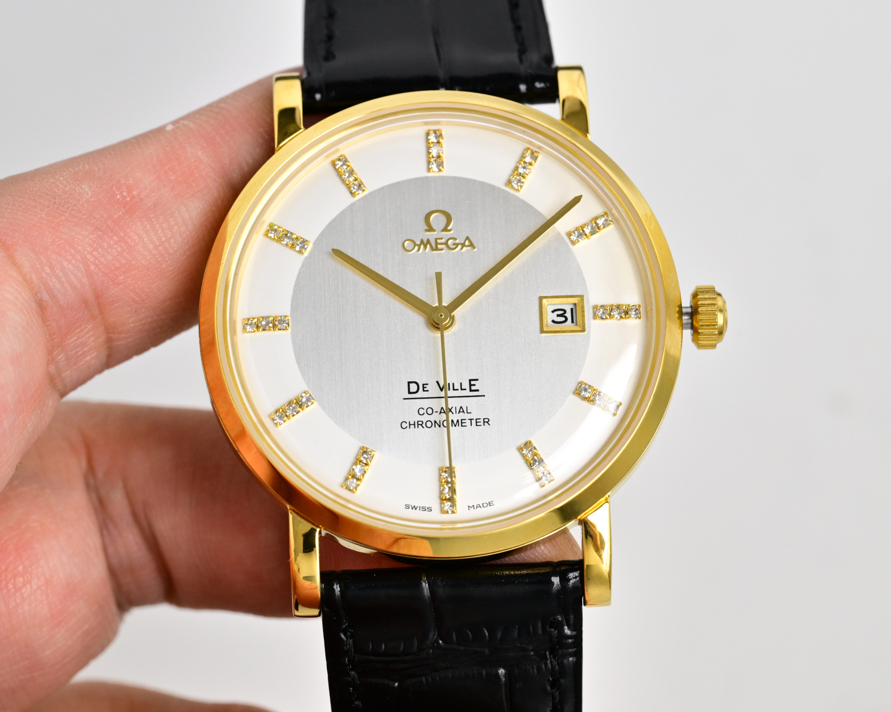 Omega De Ville Prestige Co-Axial Chronometer cassa in oro rosa, quadrante argentato, indici con diamanti, cinturino in pelle marrone 39,5 mm Automatico da uomo