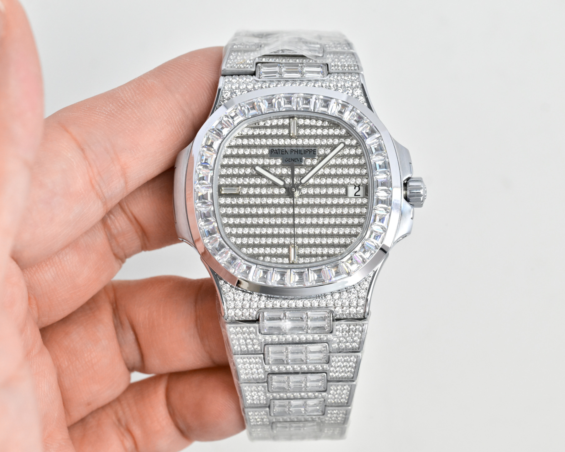Patek Philippe Nautilus diamond-set silver case / bezel / dial / bracelet 40mm Men's Automatic