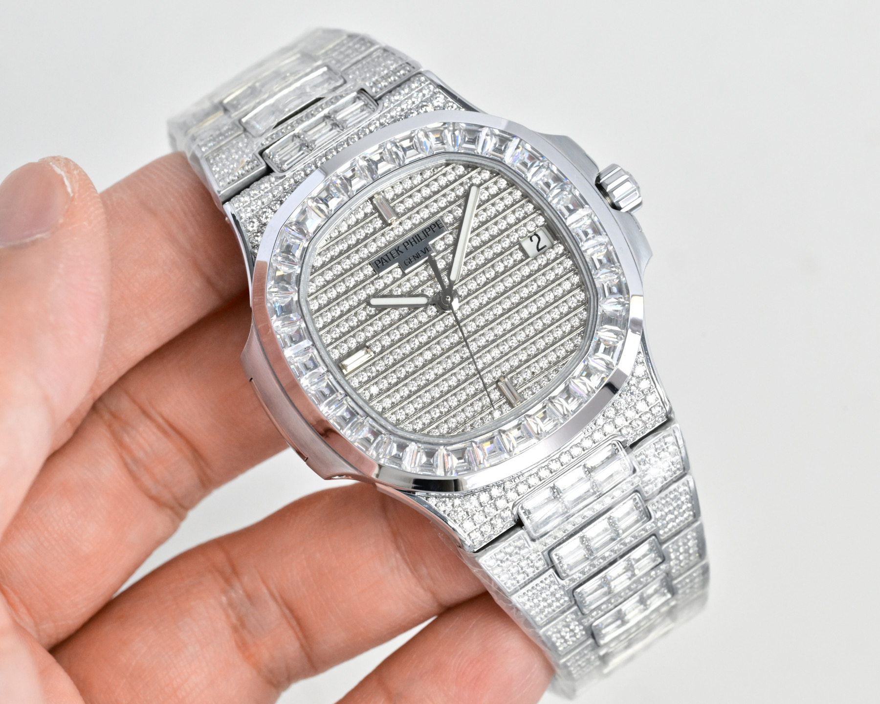 Patek Philippe Nautilus diamond-set silver case / bezel / dial / bracelet 40mm Men's Automatic