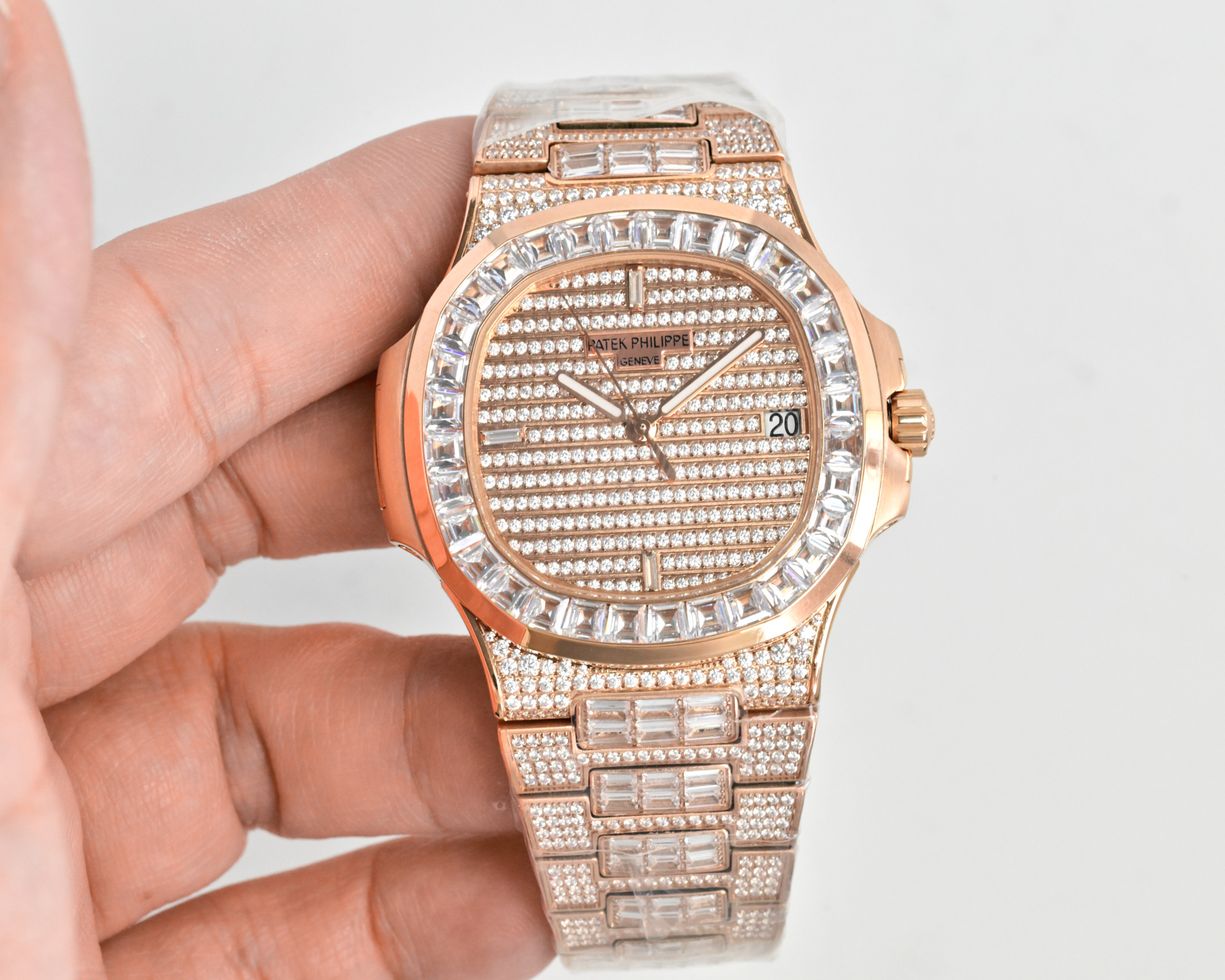 Patek Philippe Nautilus rose gold case and bezel, diamond-set dial, diamond-set bracelet 40mm Men's Automatic