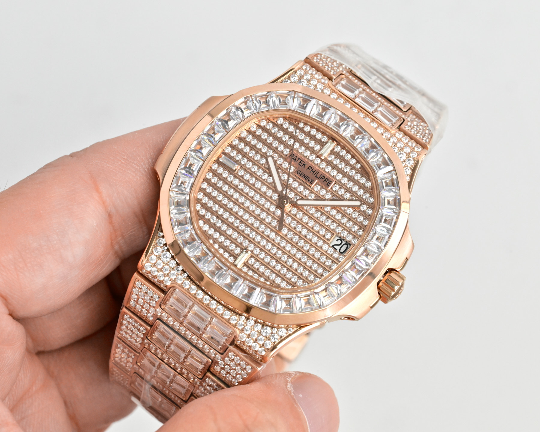 Patek Philippe Nautilus rose gold case and bezel, diamond-set dial, diamond-set bracelet 40mm Men's Automatic