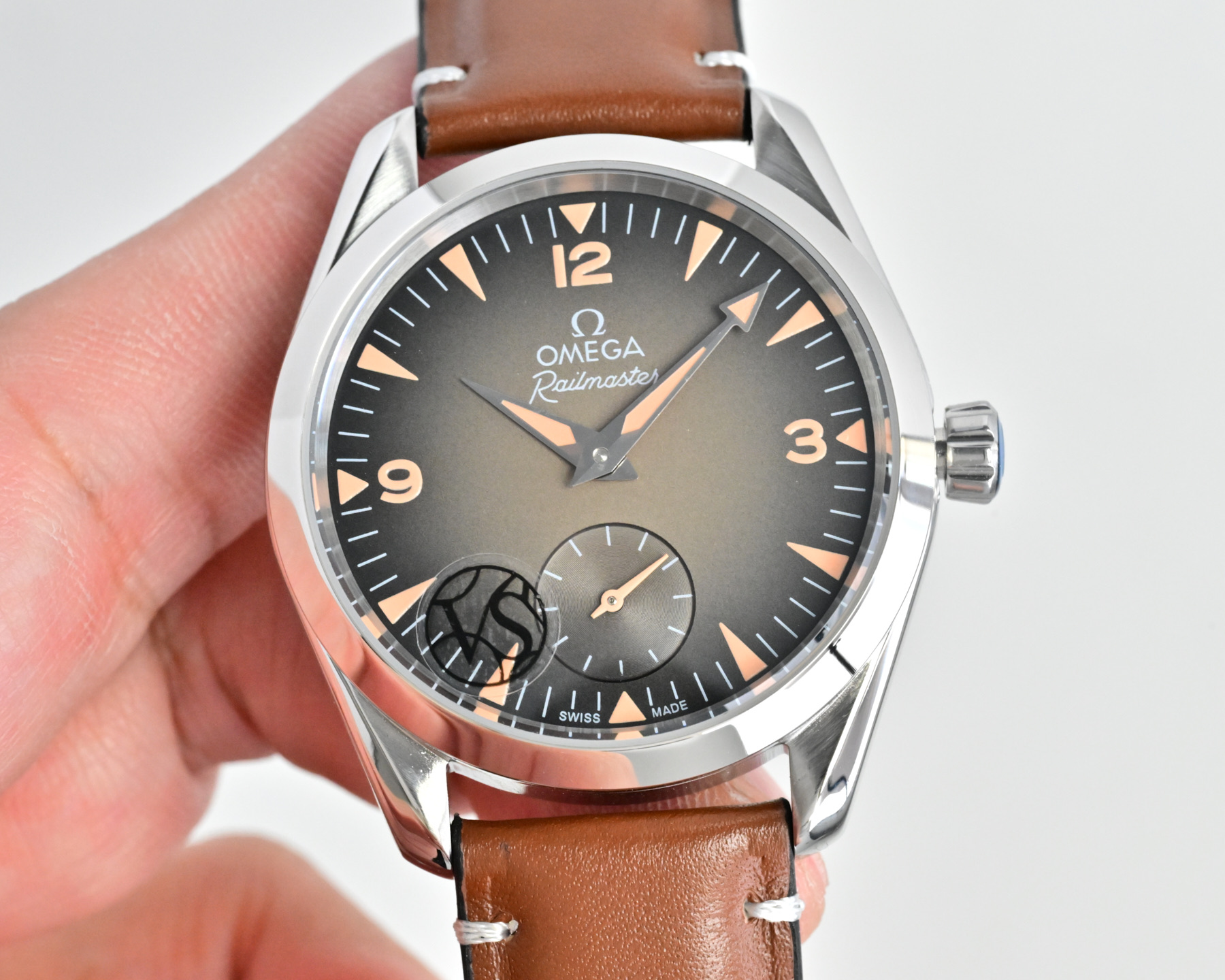 Omega Railmaster stainless steel case, grey dial, black leather strap 40mm Men's Mechanical