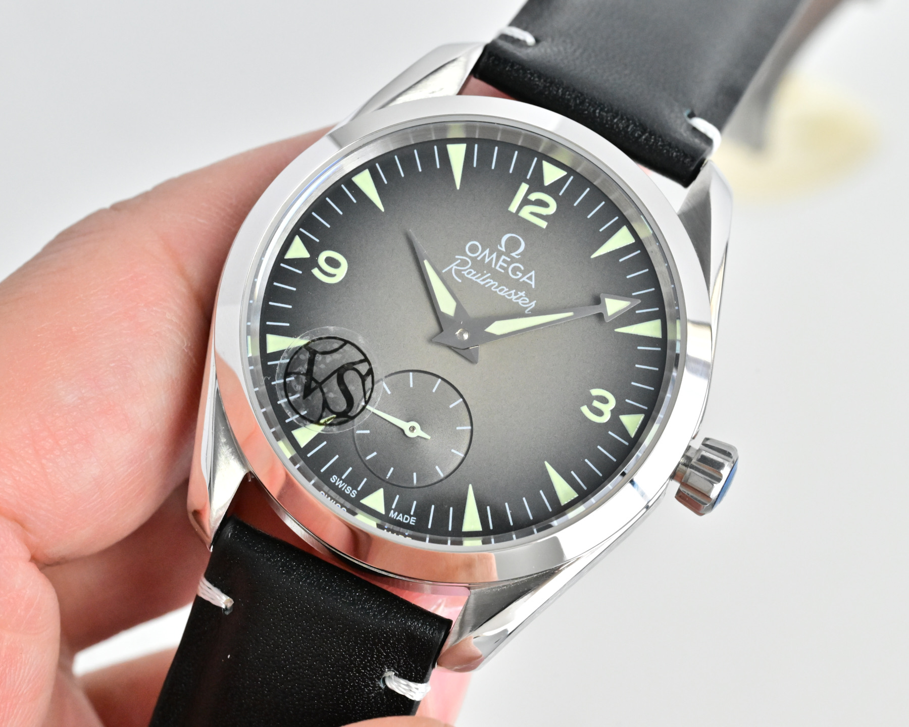 Omega Railmaster stainless steel case, grey dial, black leather strap 40mm Men's Mechanical