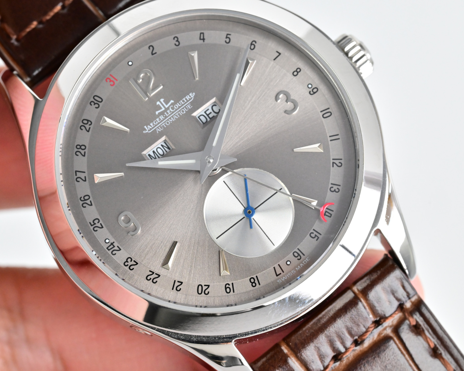 Jaeger-LeCoultre Master Calendar rose gold case, white dial, black leather strap 39mm Men's Automatic