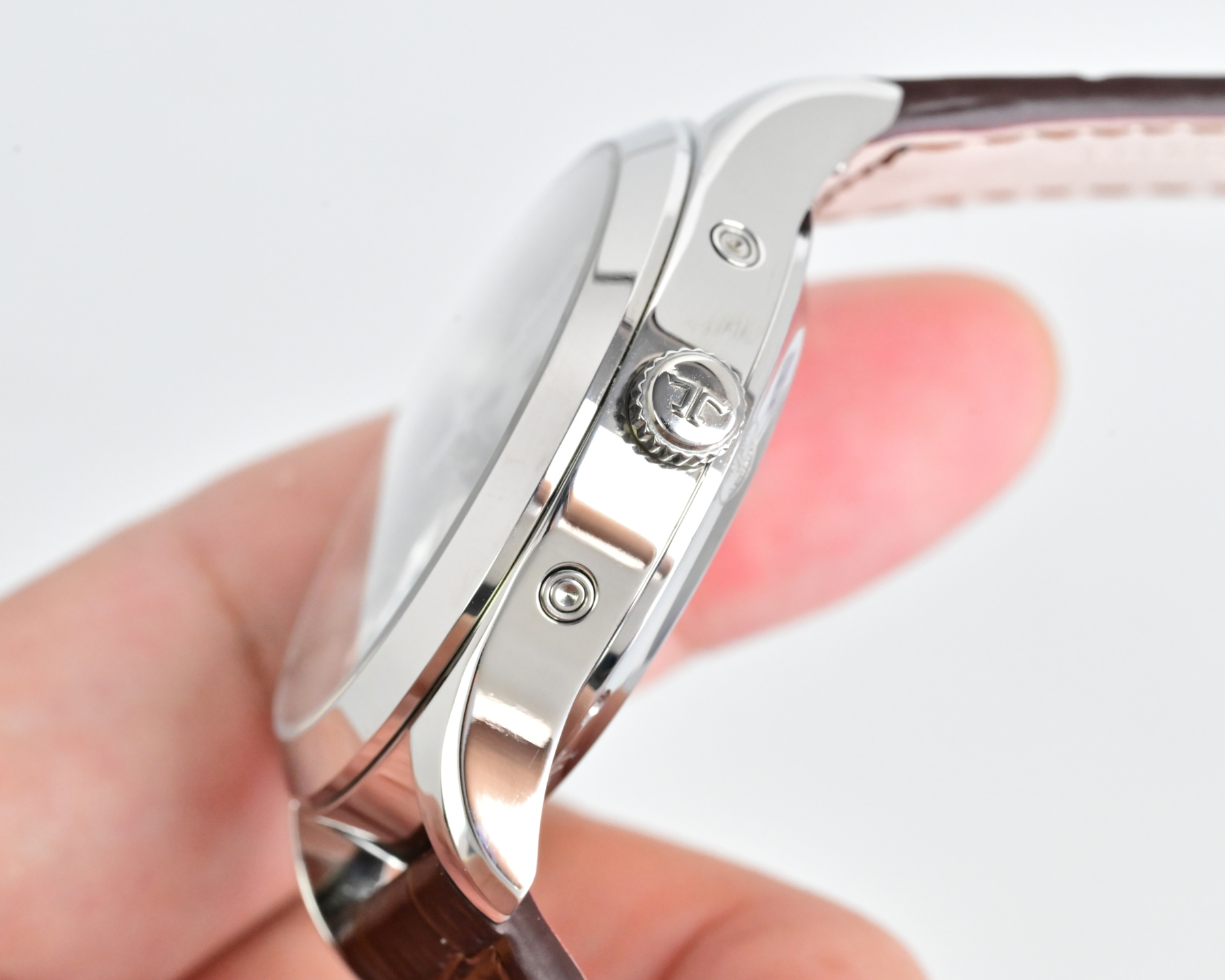 Jaeger-LeCoultre Master Calendar rose gold case, white dial, black leather strap 39mm Men's Automatic