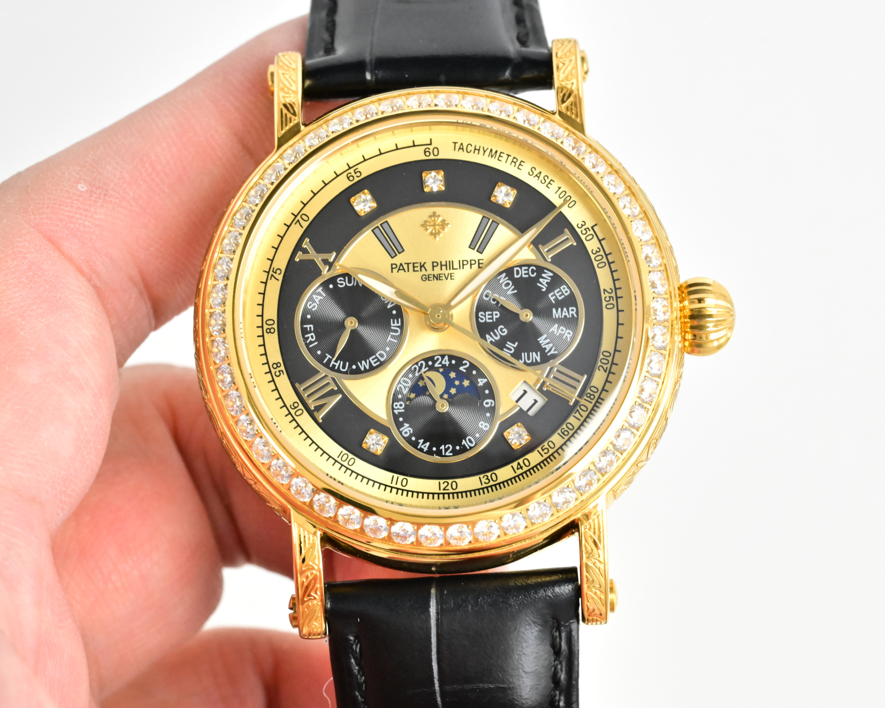 Patek Philippe Grandi Complicazioni Cronografo Calendario Perpetuo cassa in oro, lunetta con diamanti, quadrante bianco, cinturino in pelle nera 42 mm Automatico da uomo