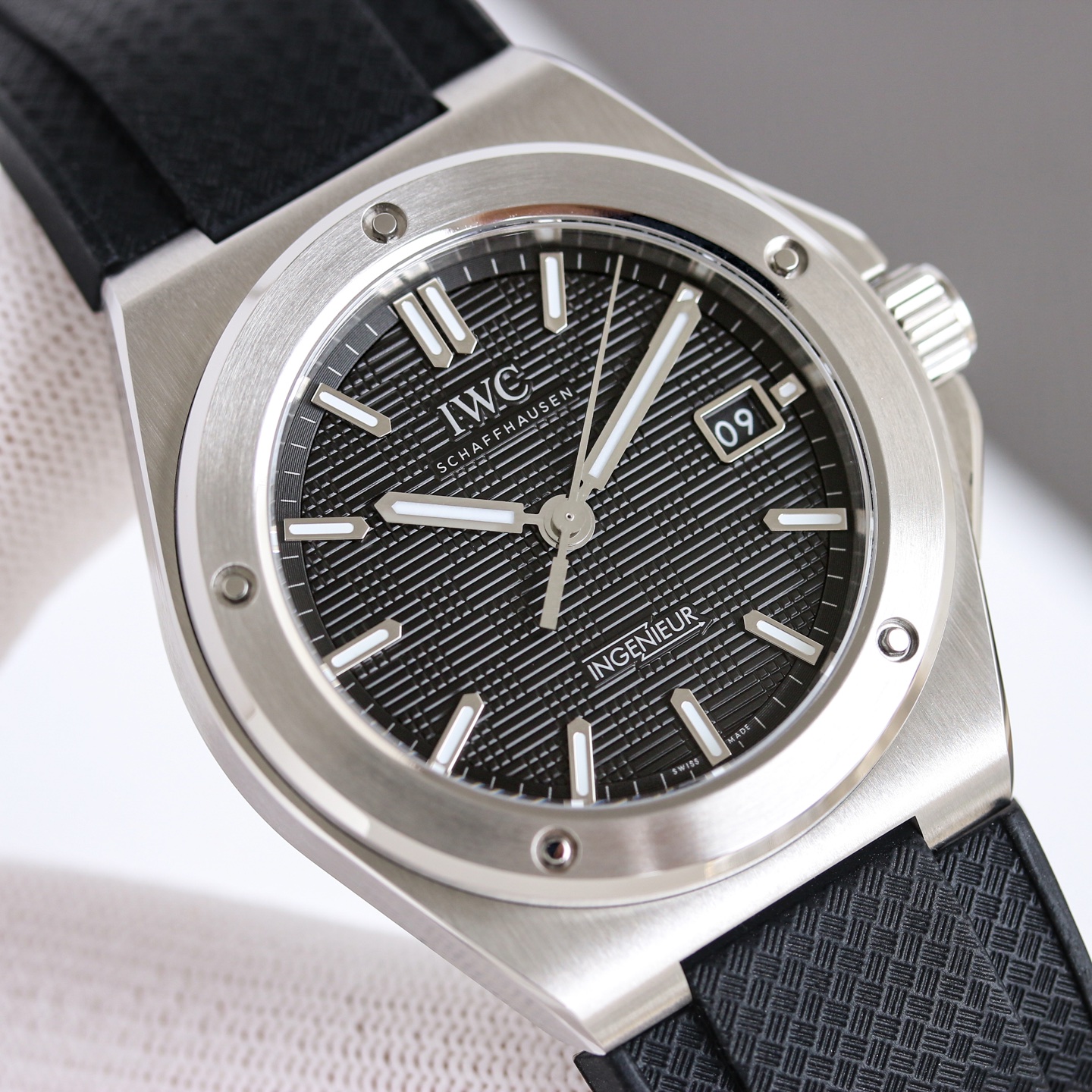 IWC Ingenieur Automatic 40 stainless steel case and bezel, black textured dial, black rubber strap 40mm Men's Automatic