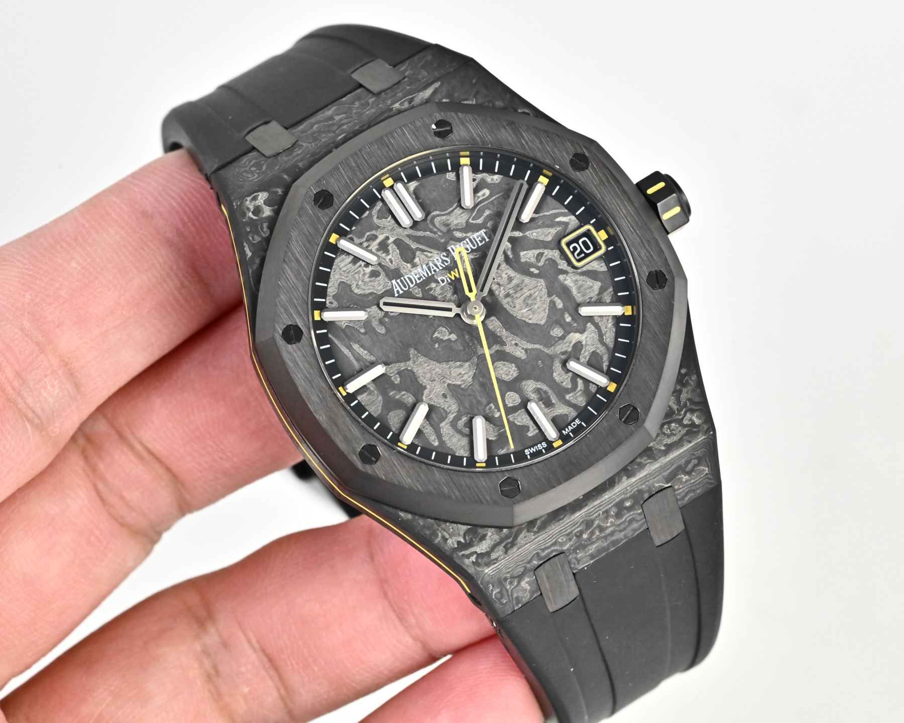 Audemars Piguet Royal Oak DiW 15500 black NTPT carbon case and bezel, grey patterned dial, black rubber strap 41mm Men's Automatic
