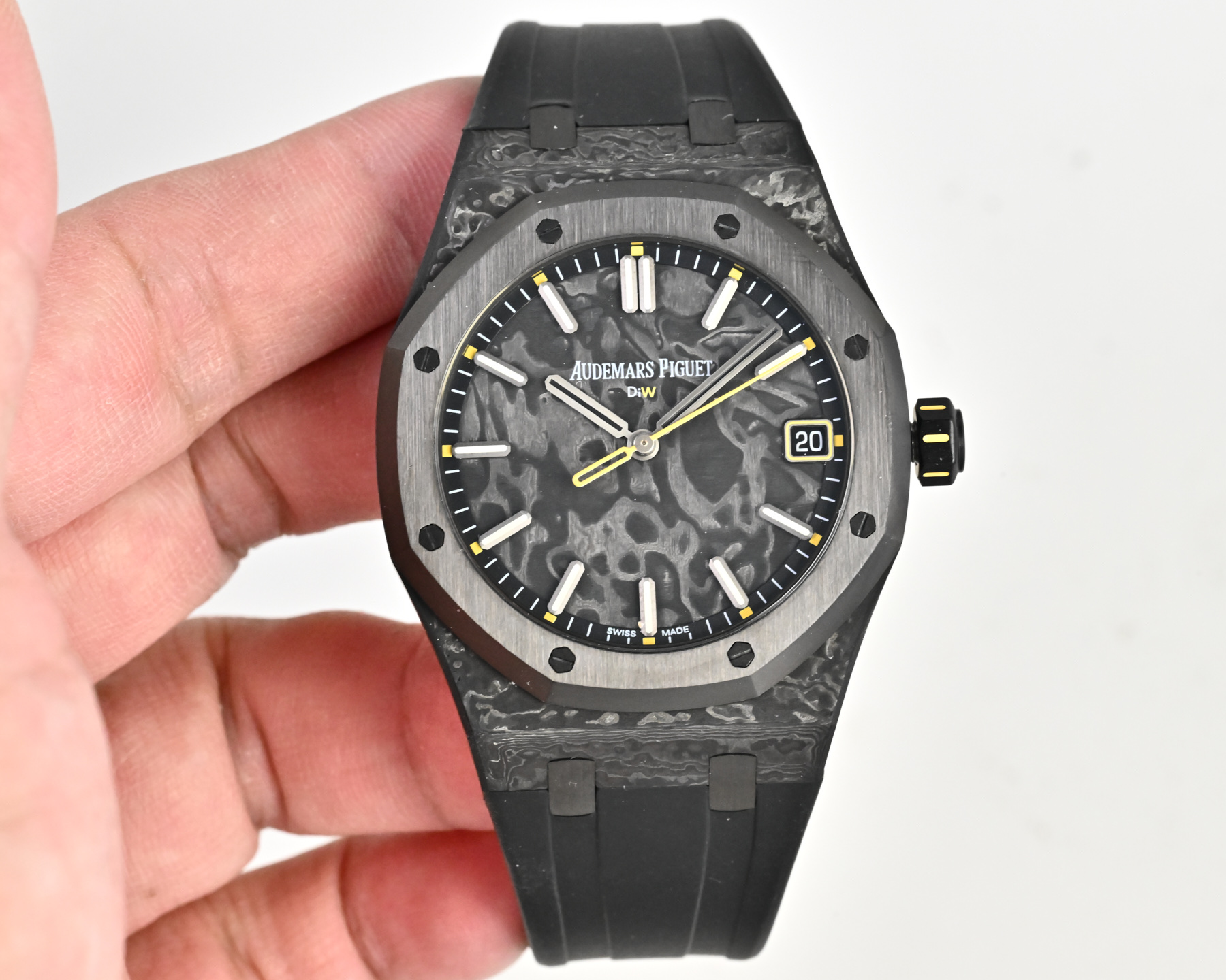 Audemars Piguet Royal Oak DiW 15500 black NTPT carbon case and bezel, grey patterned dial, black rubber strap 41mm Men's Automatic