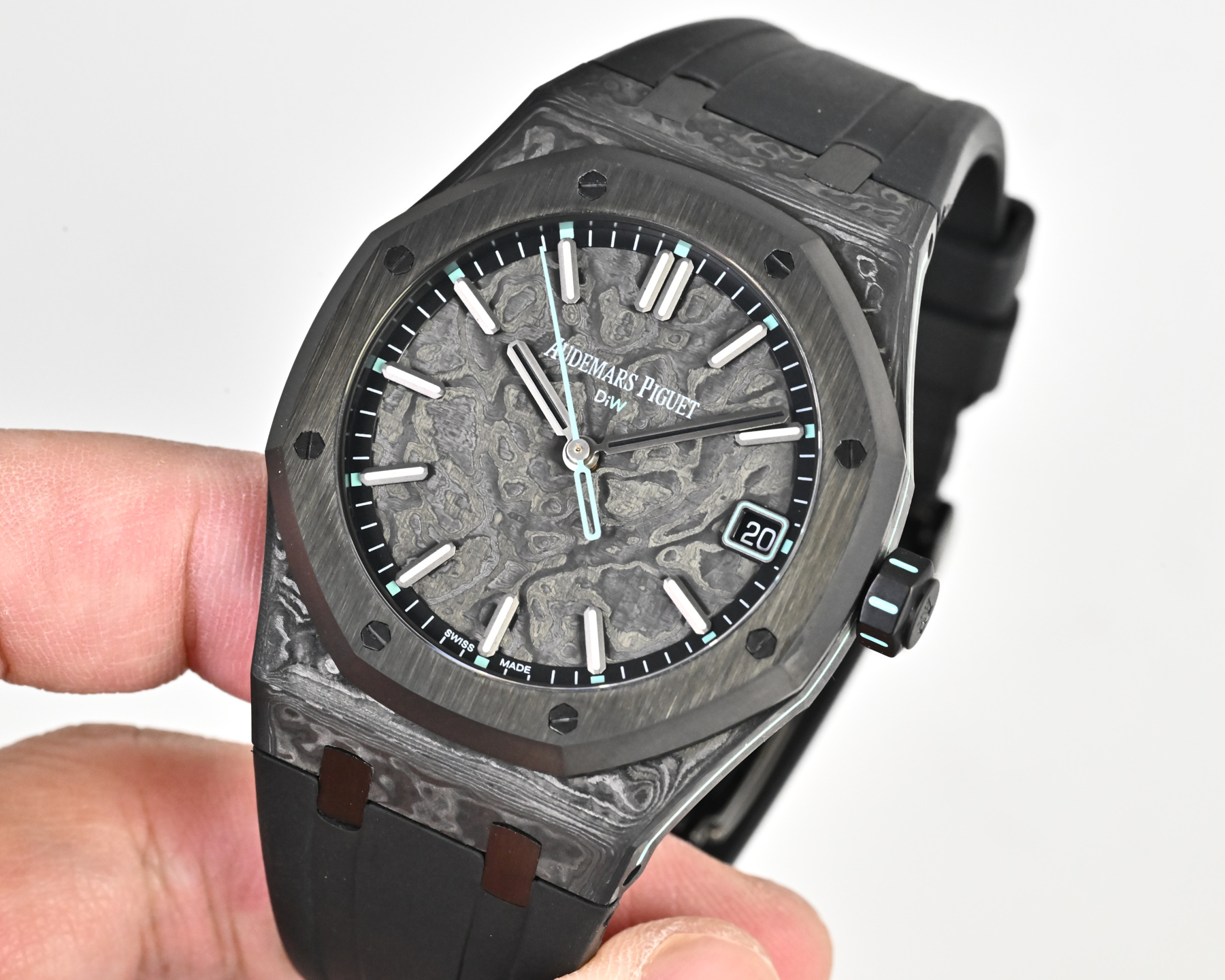 Audemars Piguet Royal Oak DiW 15500 black NTPT carbon case and bezel, grey patterned dial, black rubber strap 41mm Men's Automatic