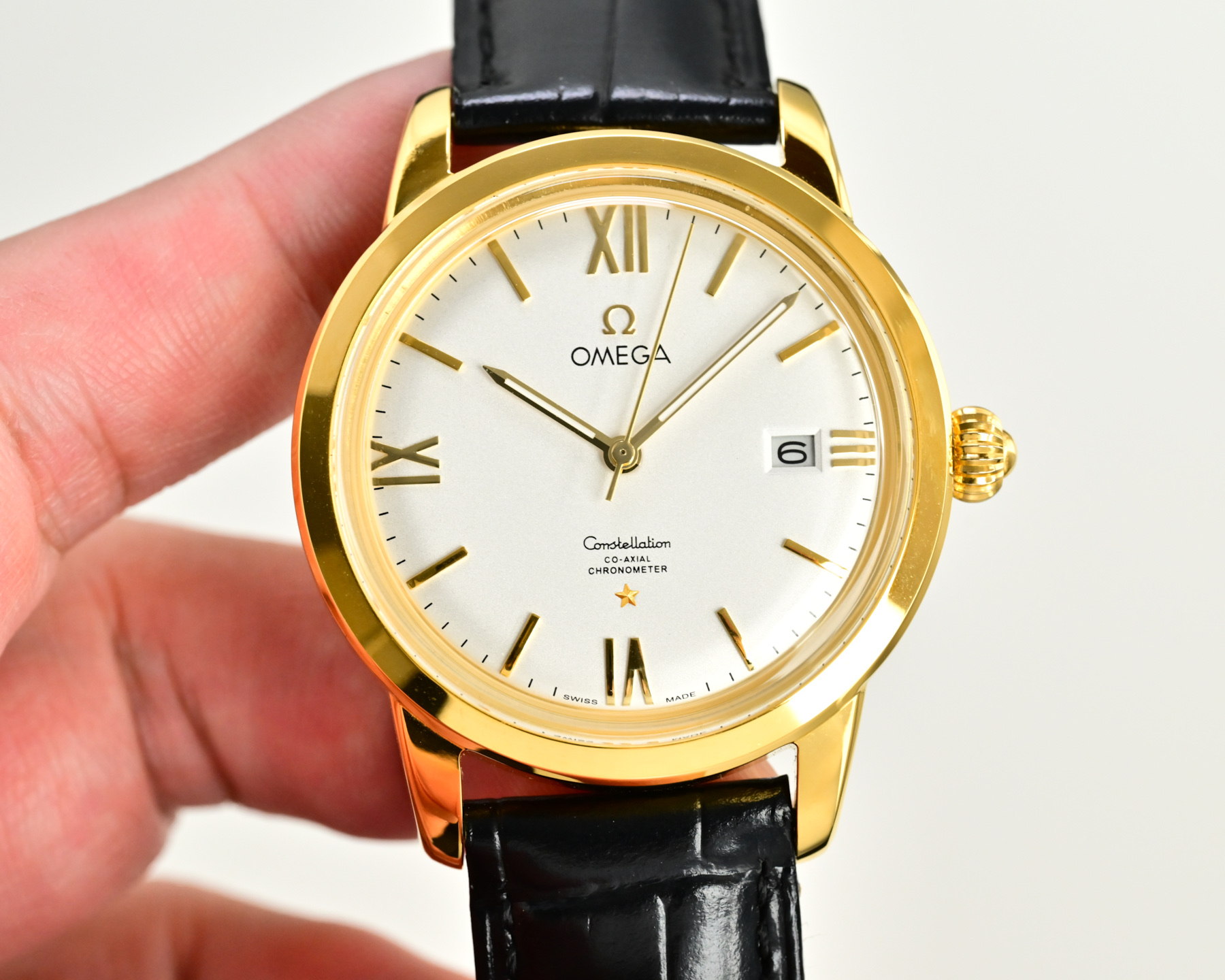 Omega Constellation gold case, gold bezel, white dial, black leather strap 40mm Men's Automatic