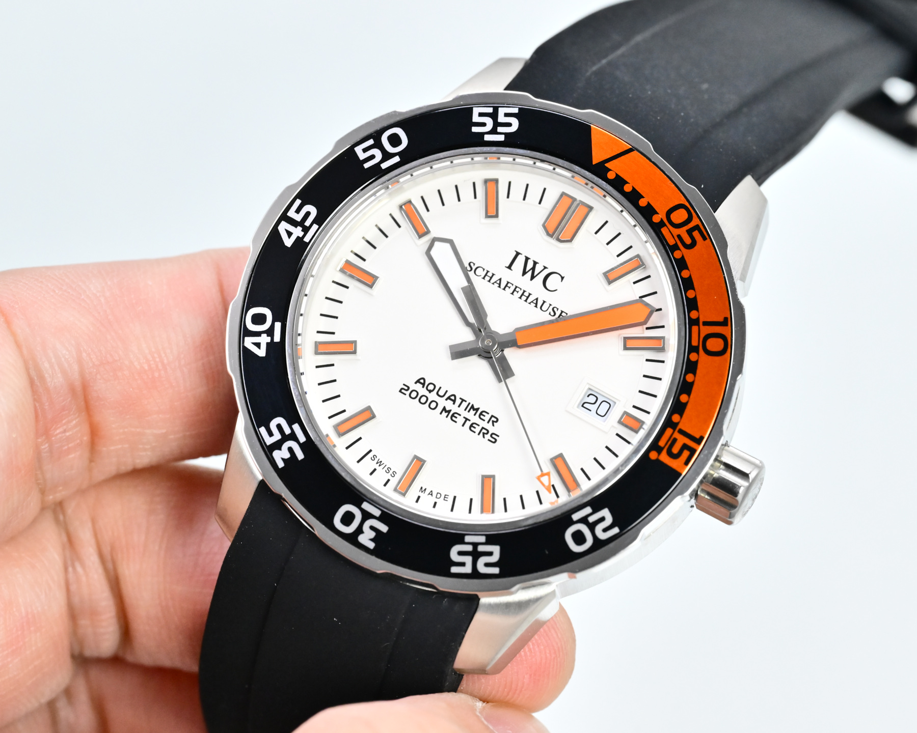 IWC Aquatimer Automatic 2000 caja de acero inoxidable, bisel negro, esfera blanca, correa de caucho negra 42 mm Automático para hombres
