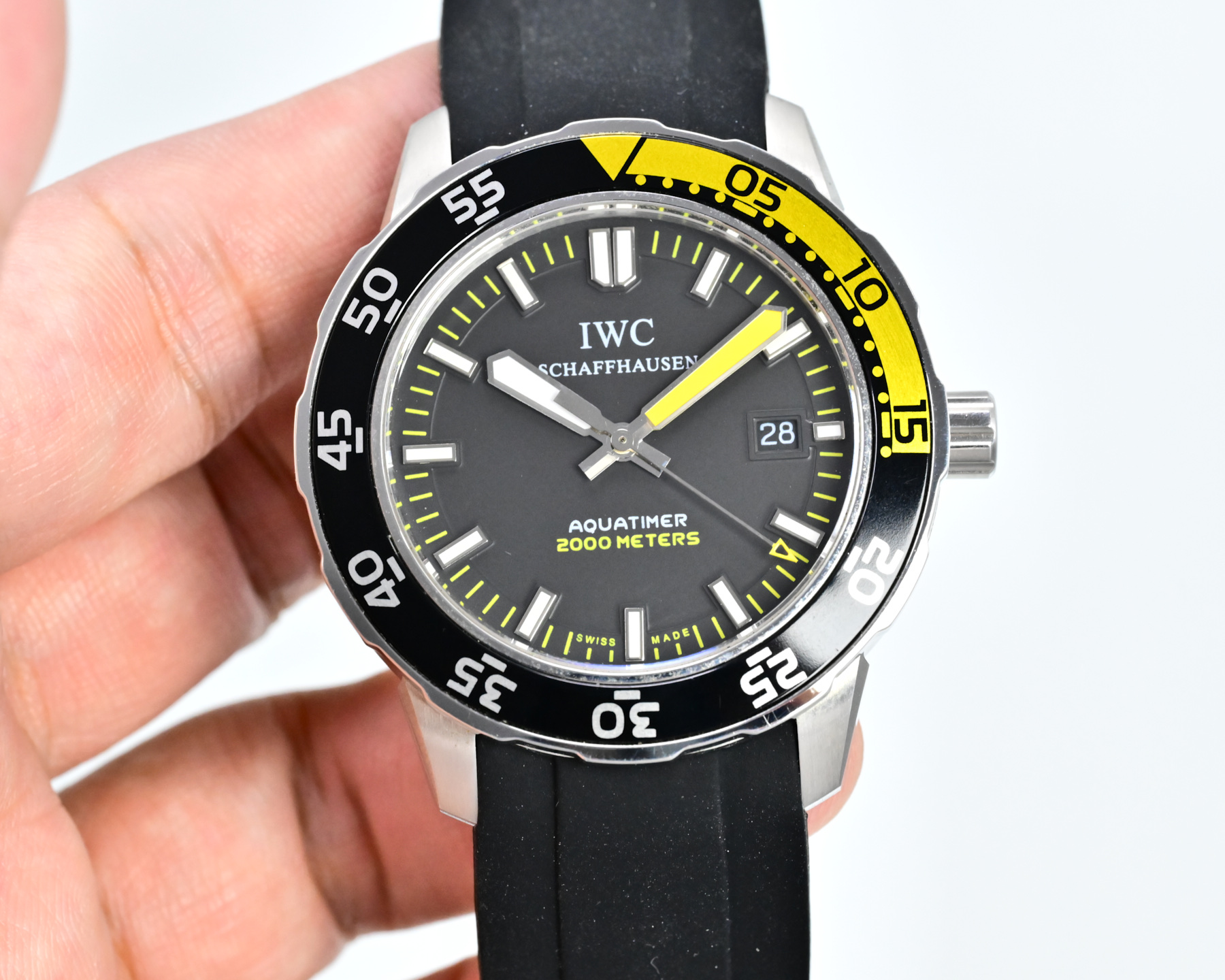 IWC Aquatimer Automatic 2000 caja de acero inoxidable, bisel negro, esfera blanca, correa de caucho negra 42 mm Automático para hombres