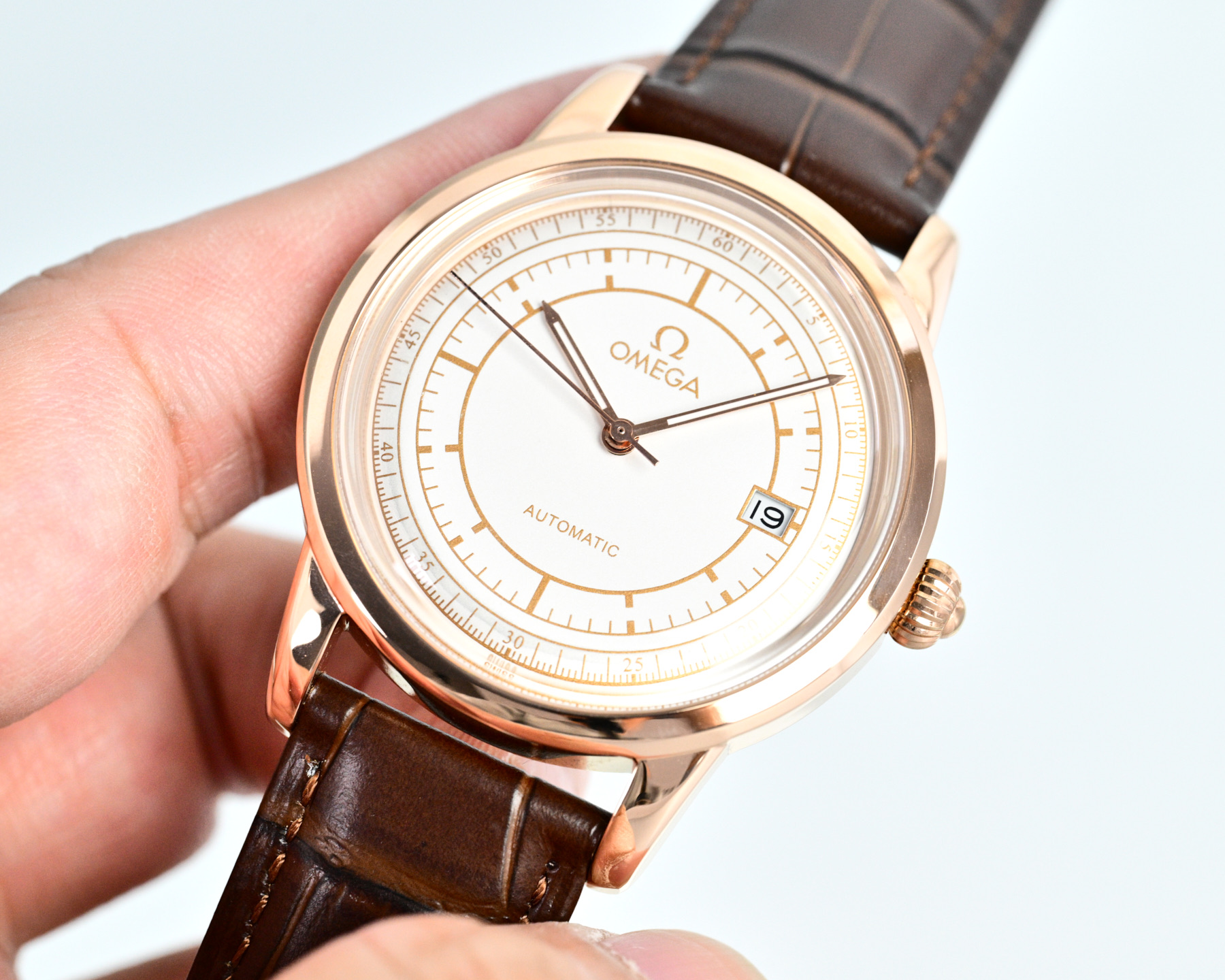 Omega De Ville Prestige rose gold case, rose gold bezel, white dial, brown leather strap 40mm Men's Automatic