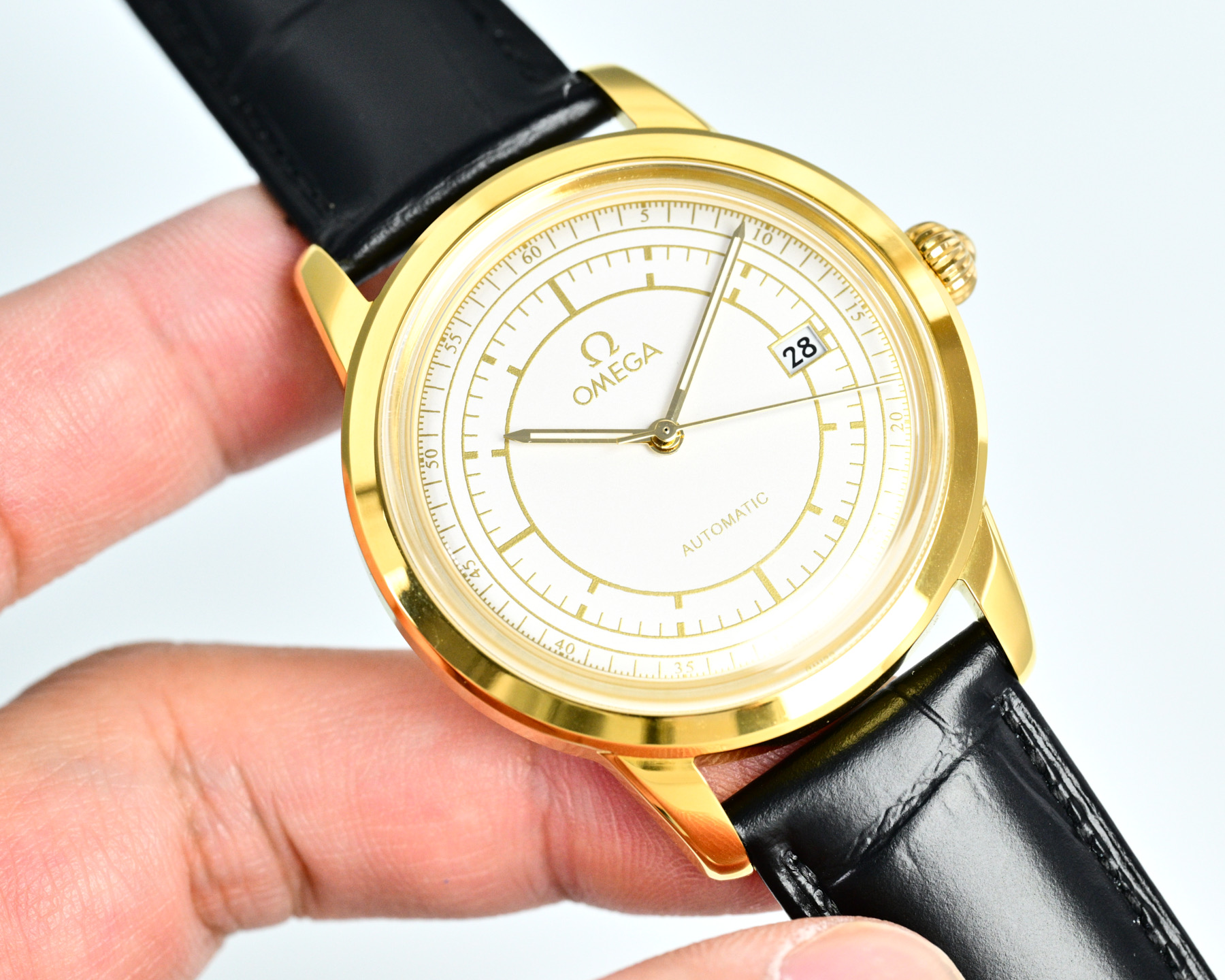 Omega De Ville Prestige rose gold case, rose gold bezel, white dial, brown leather strap 40mm Men's Automatic