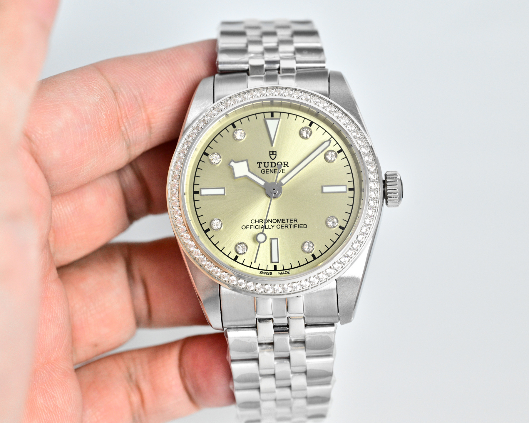Tudor Royal steel case and bracelet, diamond bezel, champagne dial 28mm Women's Automatic