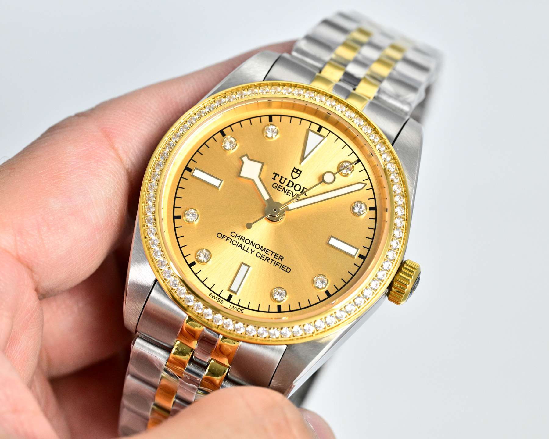 Tudor Royal steel case and bracelet, diamond bezel, champagne dial 28mm Women's Automatic