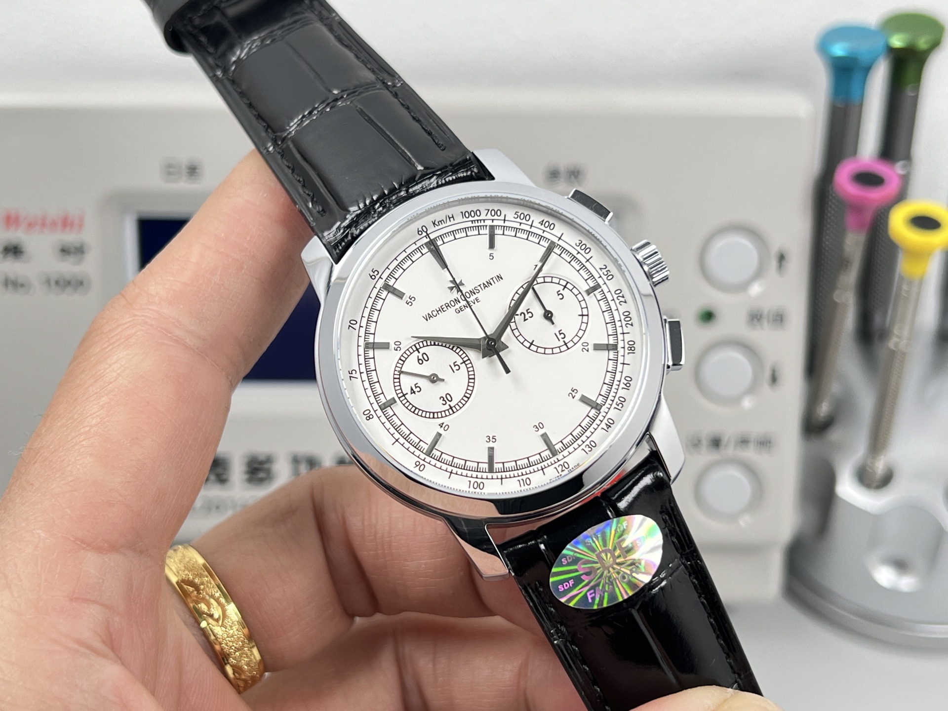 NO:820583,Factory 104g/weighted version, Vacheron Constantin Heritage Series 47192 manual winding chronograph 1 size 42mm/12.8mm 2 movement exclusively customized and modified integrated Cal.1141 Lamagnia manual chronograph movement, currently the closest to the original version on the market 3 case 316L stainless steel case with nano vacuum electroplating white gold and rose gold  4 straps, buckles, Italian calfskin with original hollow folding clasp. SDF Factory invites you to take a look at the most perfect mechanical beauty of the back-through manual chronograph,,,vacheron,cowhide19860909Factory 104克/配重版, 江诗丹顿Vacheron Constantin 传袭系列47192手动上链计时码表 1尺寸42mm/12.8mm 2机芯独家定制改装一体Cal.1141拉玛尼亚手动计时机芯,目前市面最为接近原版 3表壳316L精钢表壳赋予纳米真空电镀白金及玫瑰金 4表带表扣意大利小牛皮配以原版一致镂空式折叠表扣 SDF Factory 邀你一览最为完美的背透手动计时码表机械之美,,,vacheron,cowhide,Watch