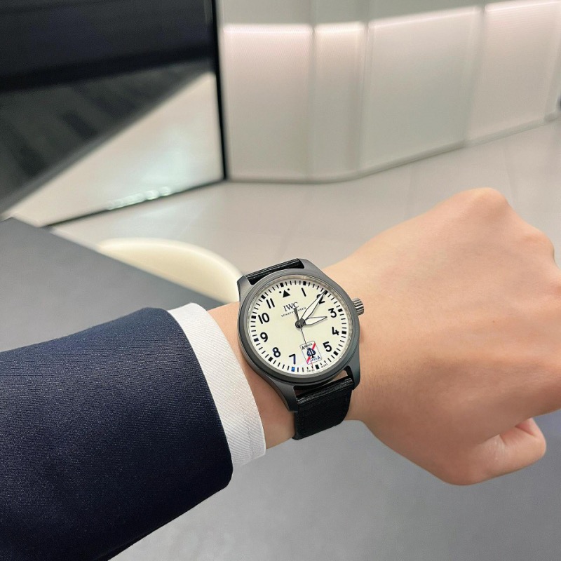 IWC Pilot's Watch Automatic 41 Black Aces black ceramic case, black bezel, white dial, black textile strap 41mm Men's Automatic