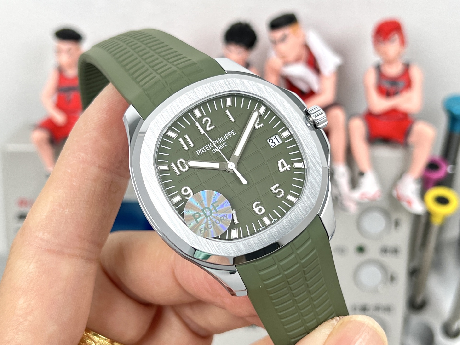 Patek Philippe Aquanaut 5168G-010 boîtier en or blanc, lunette/cadran vert olive, bracelet en caoutchouc vert 42,2 mm Automatique pour homme