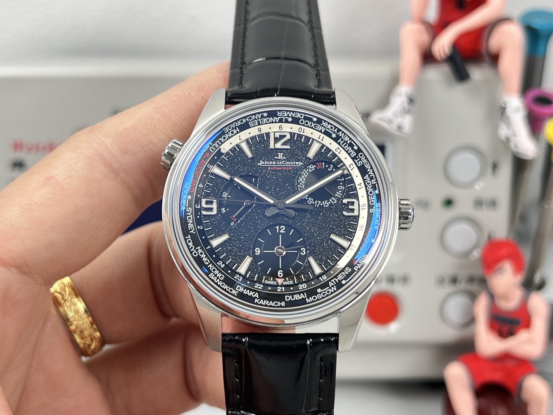 Jaeger-LeCoultre Geophysic WT stainless steel, black dial, black leather strap 42mm Men's Automatic