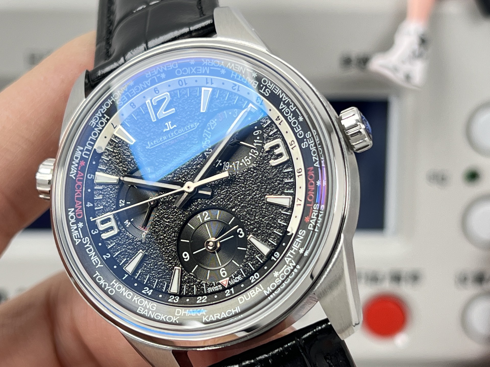 Jaeger-LeCoultre Geophysic WT stainless steel, black dial, black leather strap 42mm Men's Automatic