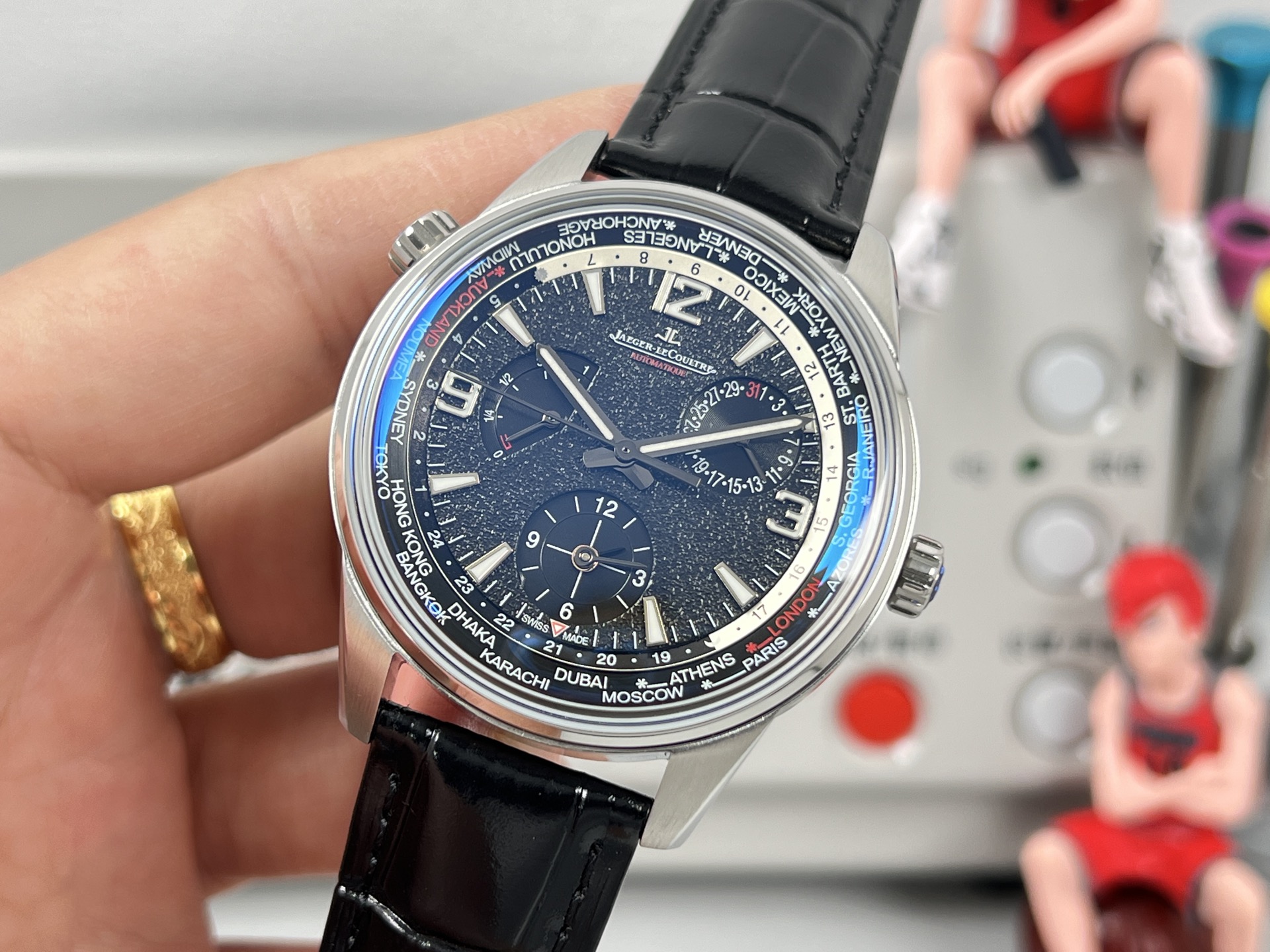 Jaeger-LeCoultre Geophysic WT stainless steel, black dial, black leather strap 42mm Men's Automatic