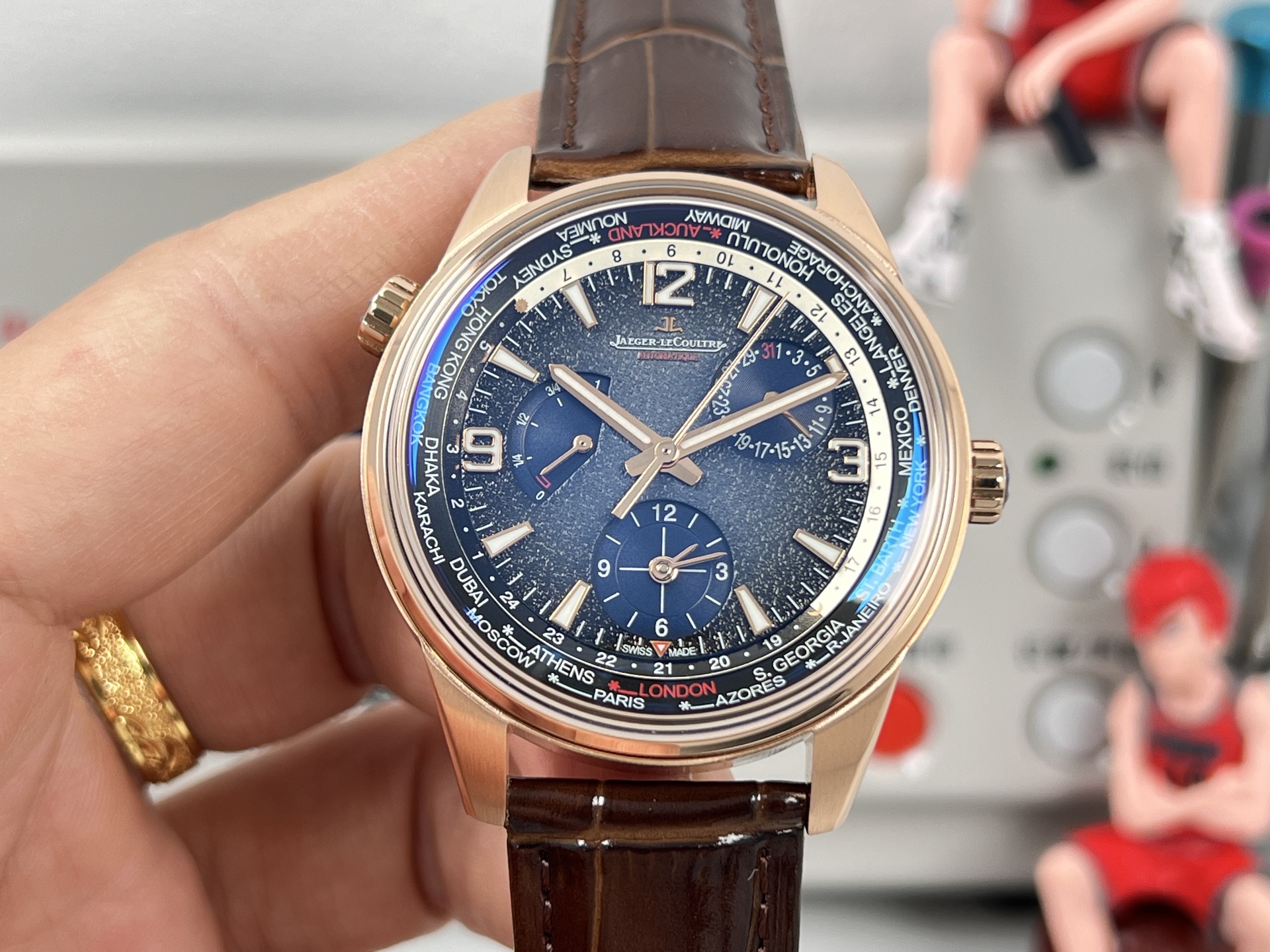 Jaeger-LeCoultre Master Geographic rose gold case, blue dial, brown leather strap 42mm Men's Automatic