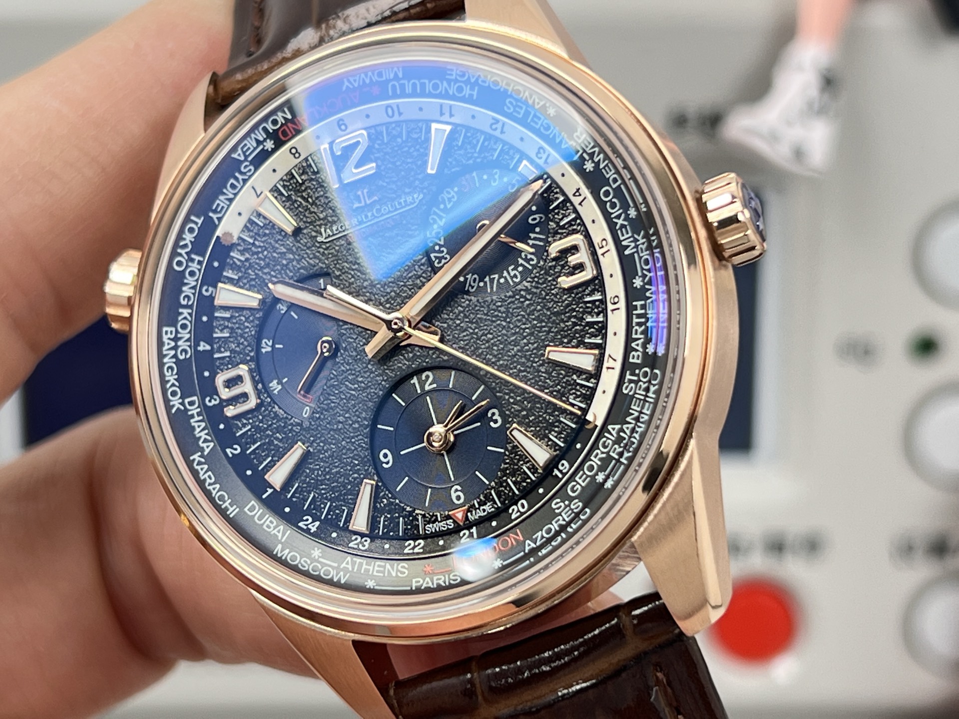 Jaeger-LeCoultre Master Geographic rose gold case, blue dial, brown leather strap 42mm Men's Automatic