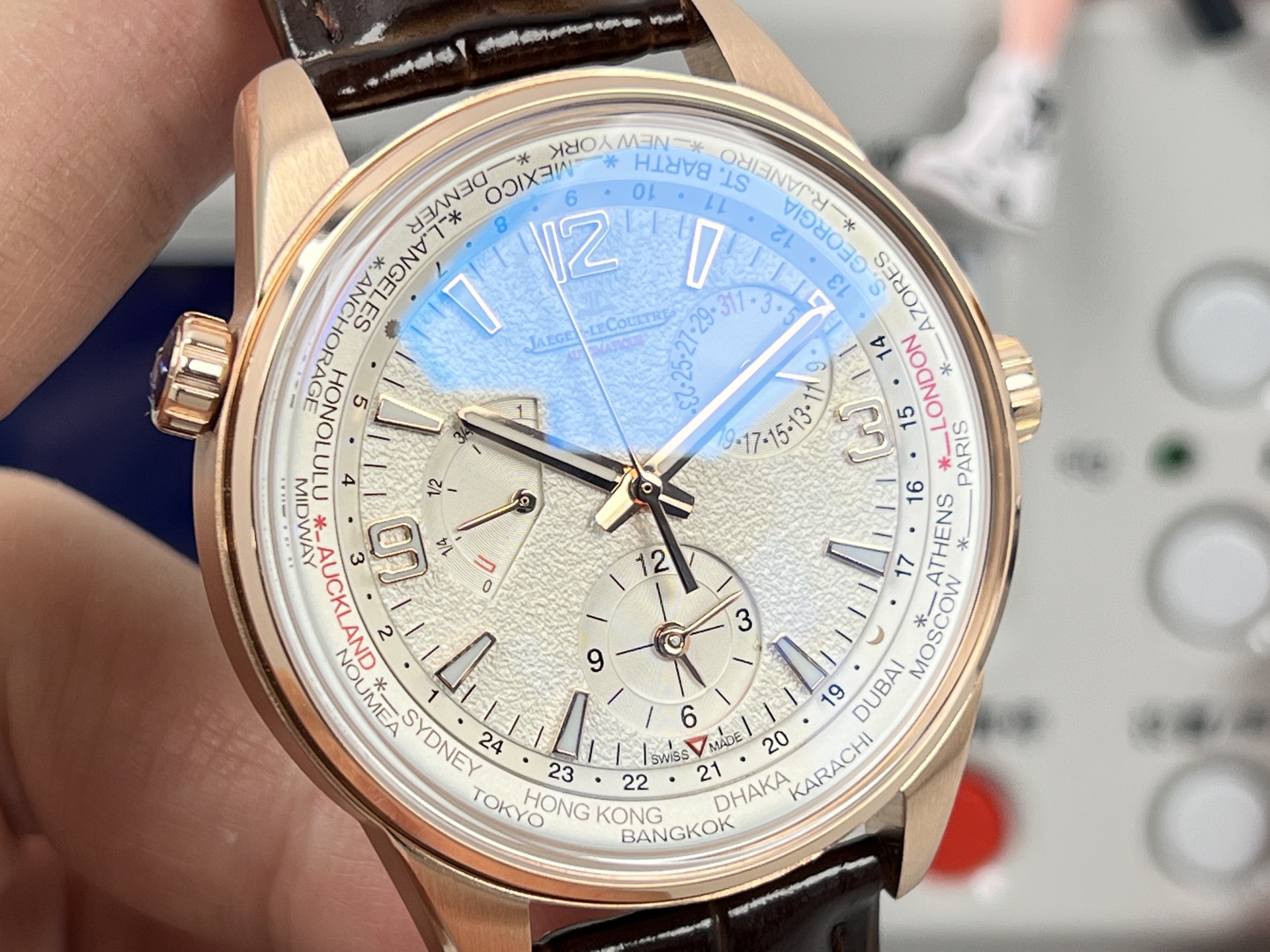 Jaeger-LeCoultre Master Control Geographic rose gold case, blue dial, brown leather strap 42mm Men's Automatic